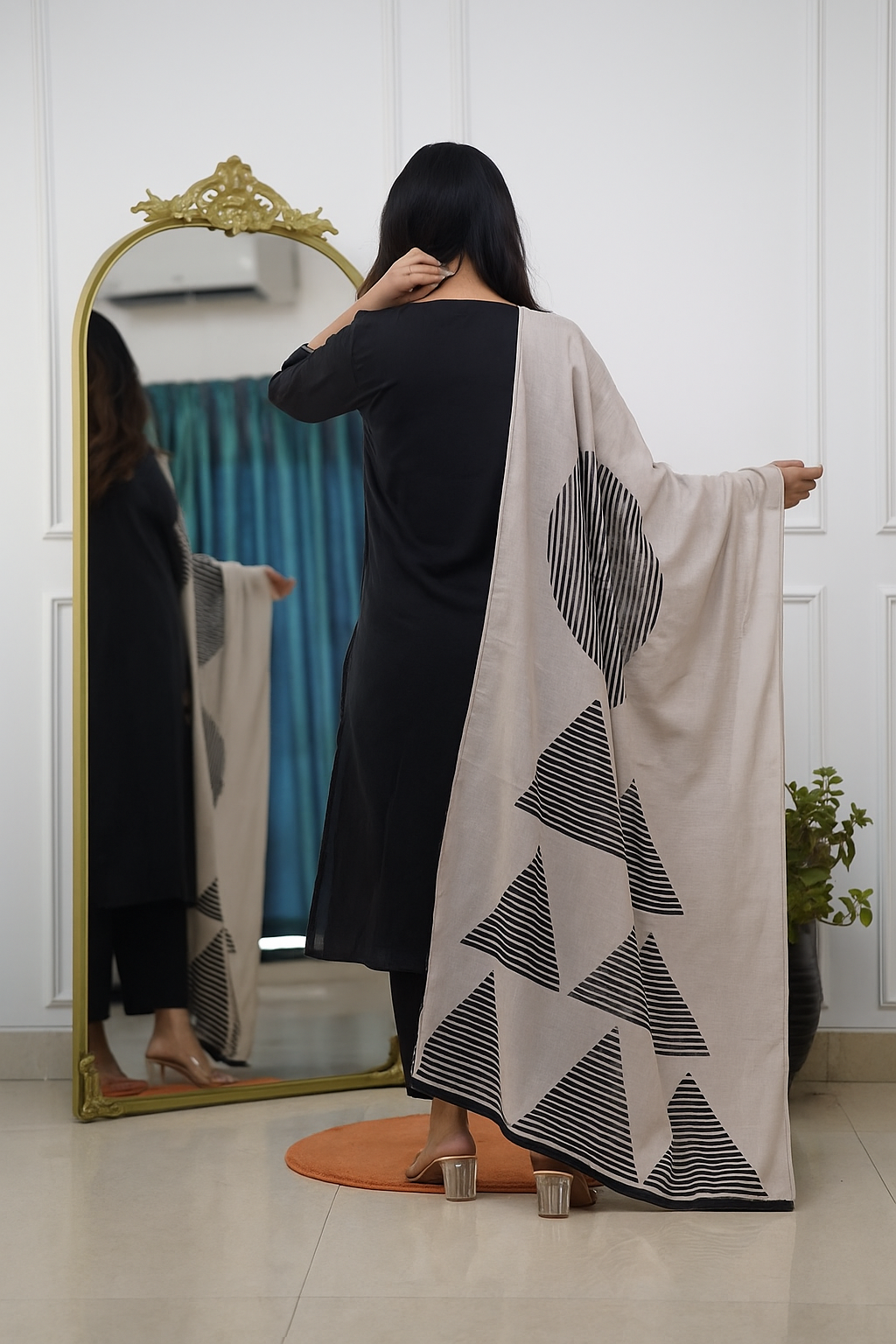 Black Pure Silk Kurta Pant Set With Heavy Thread Embroidery Work With Printed Dupatta