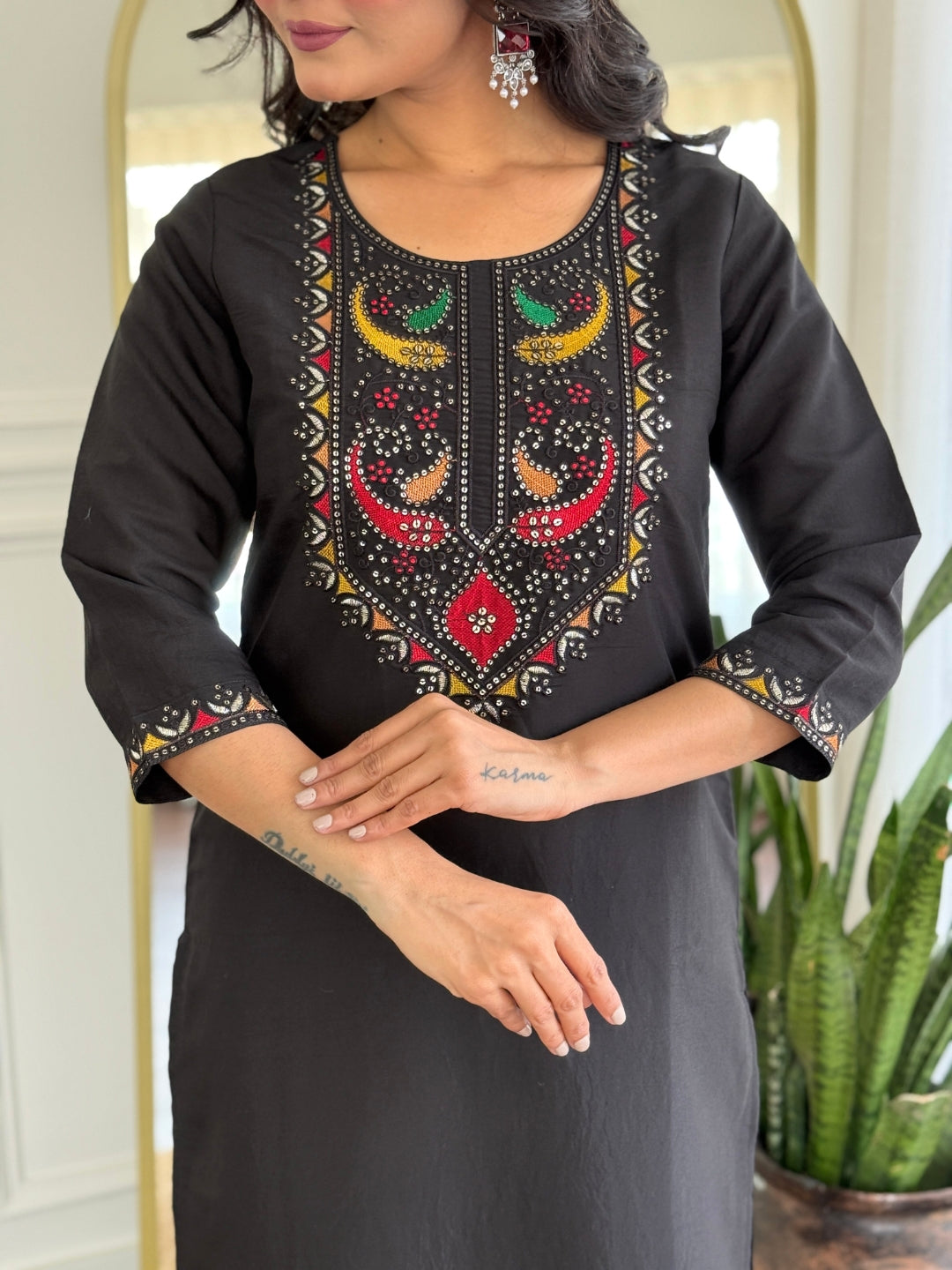 Black Roman Silk Elegant Kurta Pant Set With Embroidery Work