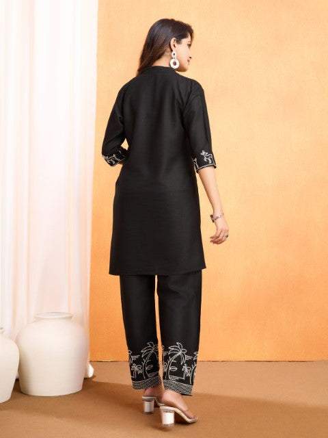 Black Vicose Rayon Kurta Pant With Thread Embroidery Work