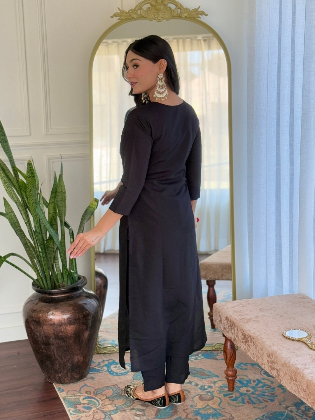 Black Viscose Elegant Kurta Pant Set With Embroidery Work