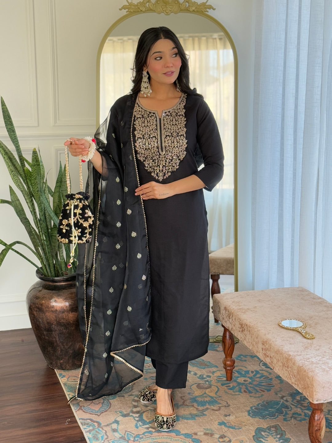 Black Viscose Elegant Kurta Pant Set With Embroidery Work