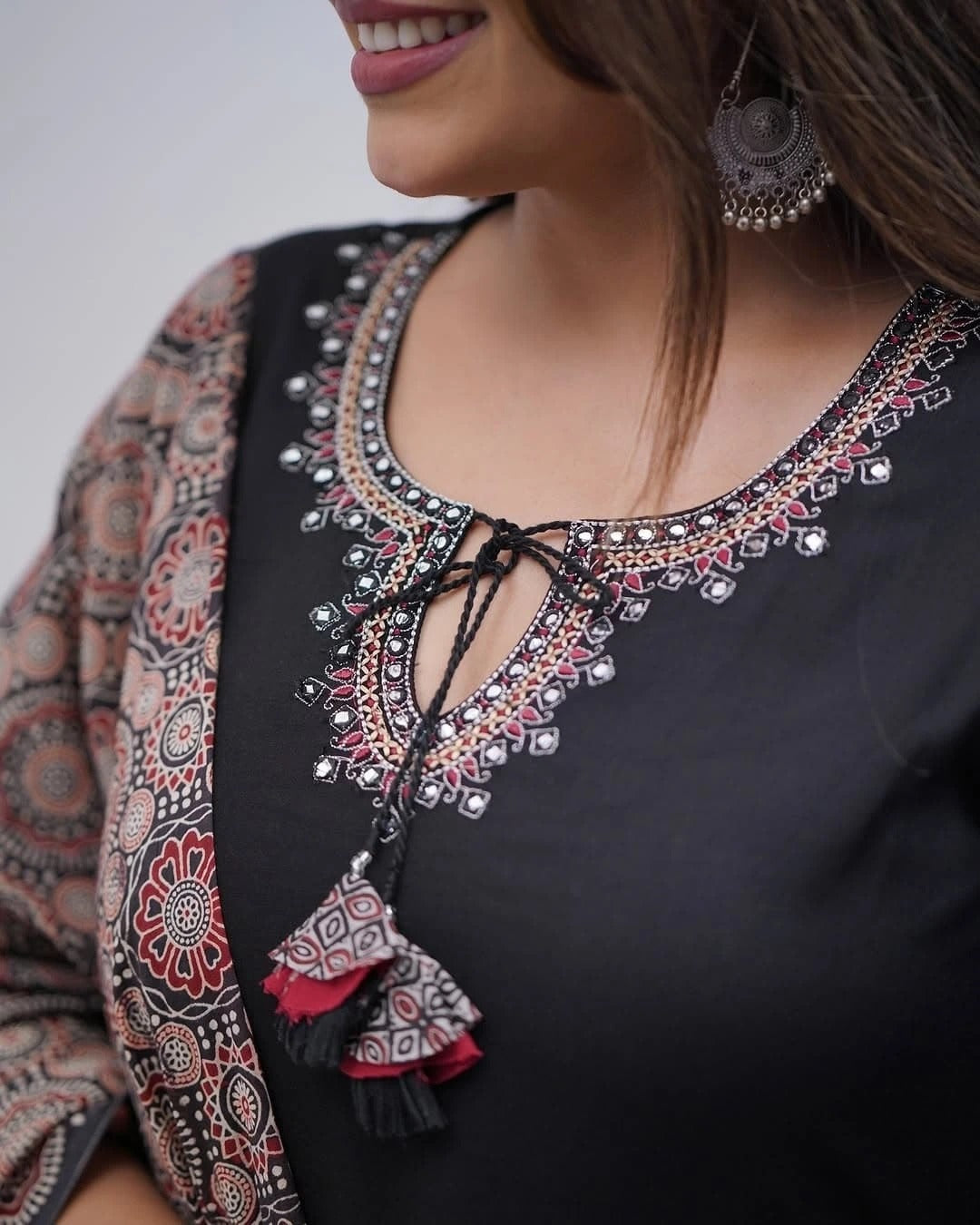 Black Viscose Kurta Pant Set With Embroidery Work