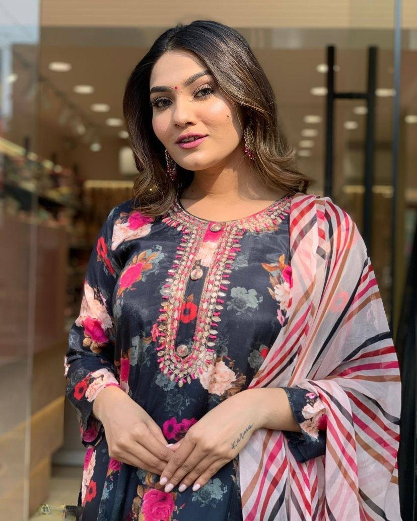 Black Viscose Silk Kurta Pant Set With Embroidery Work