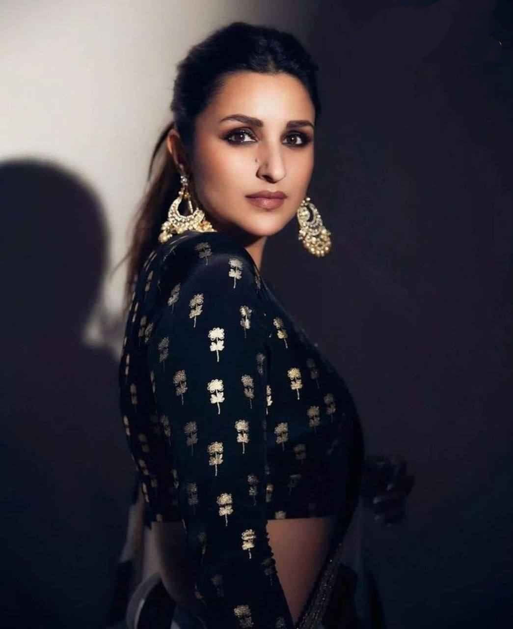 Black White Georgette Saree With Printed Design