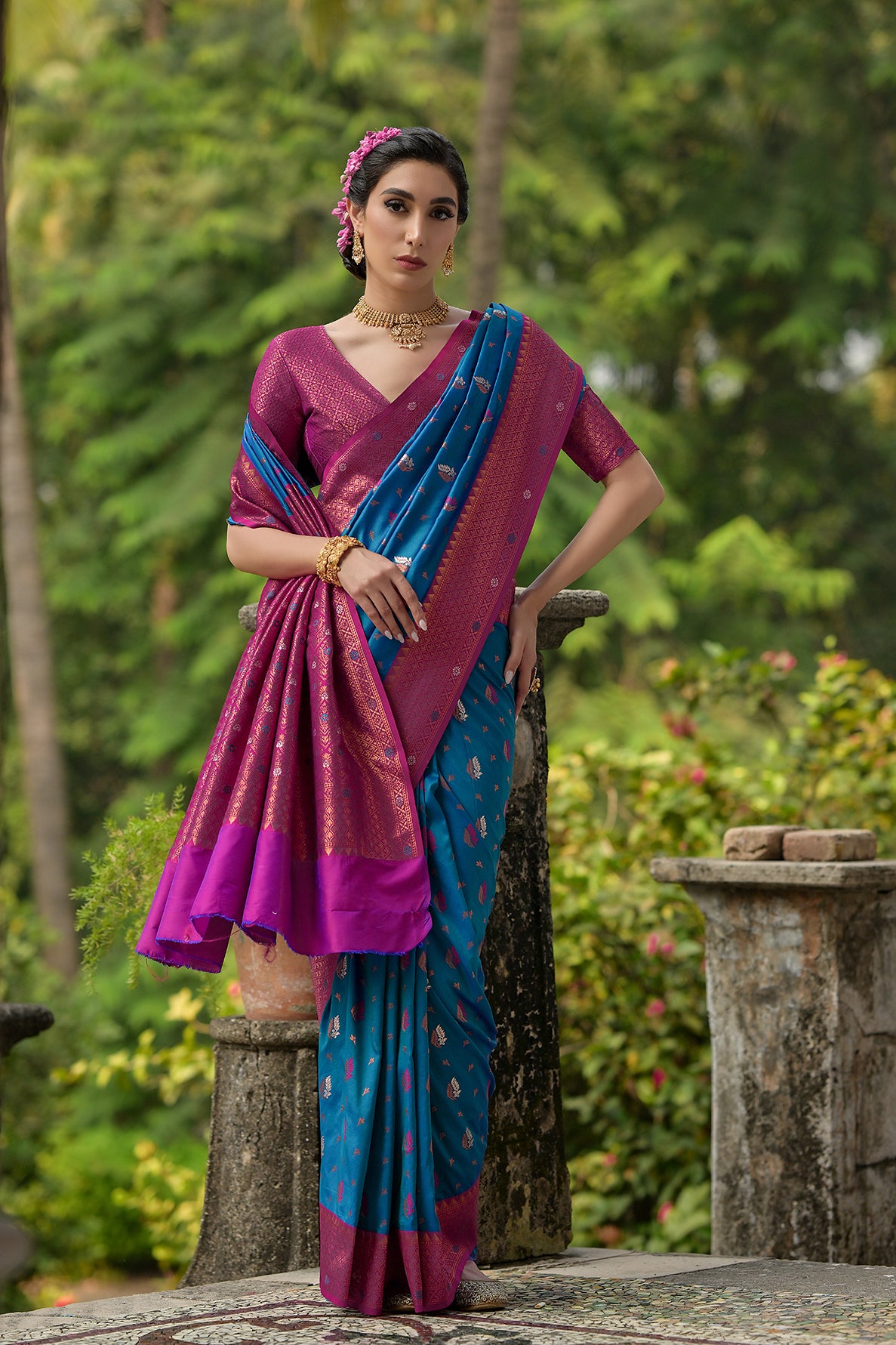 Blue Banarasi Silk Saree with Leaf Design and Contrast Pallu