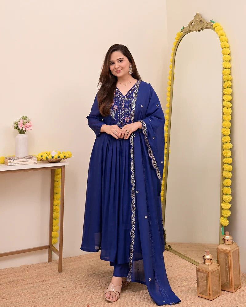 Blue Chanderi Silk Kurta Pant Set With Heavy Thread Embroidery Work