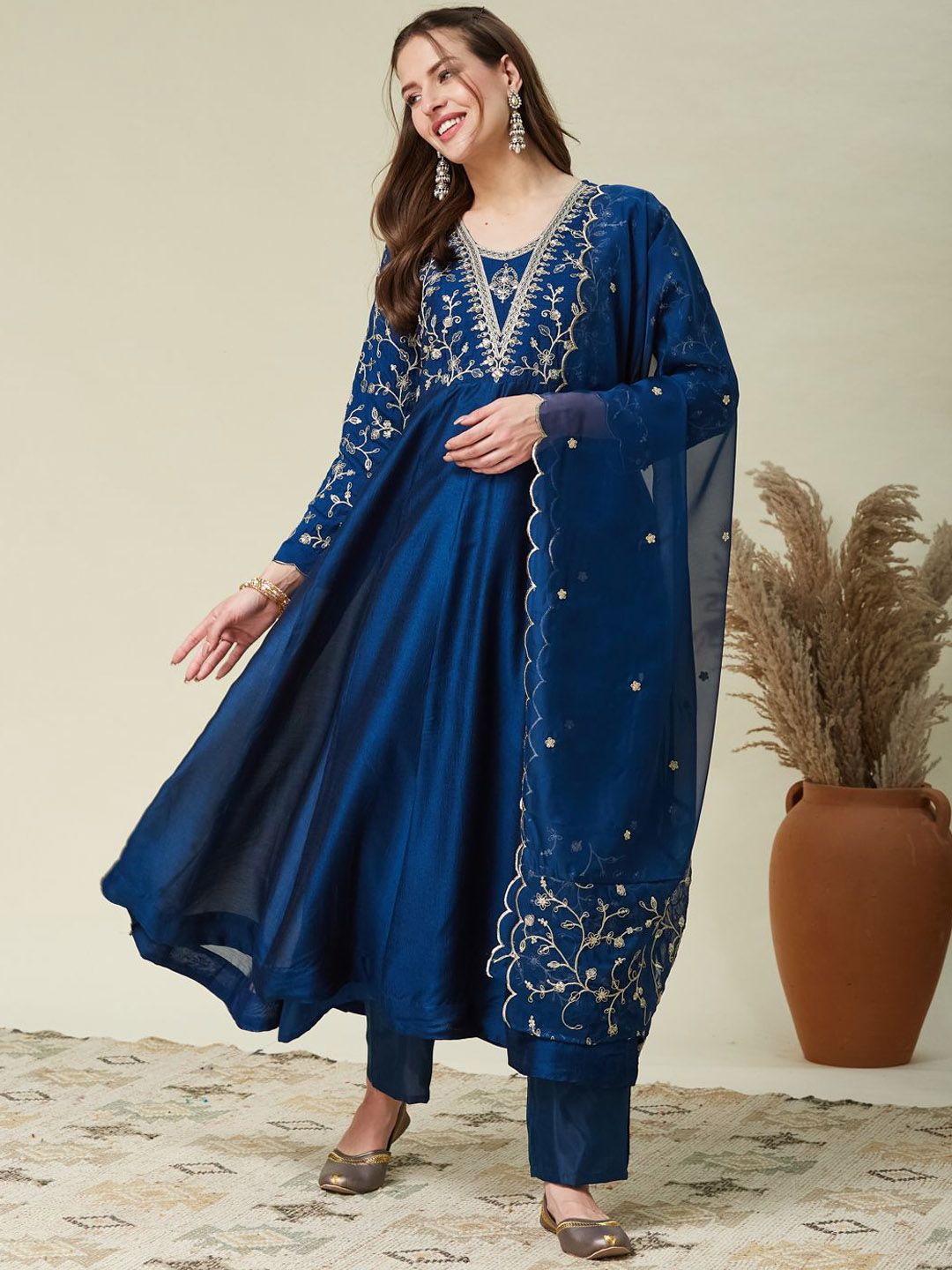 Blue Vichitra Silk Kurta Pant Set With Heavy Thread Embroidery Work