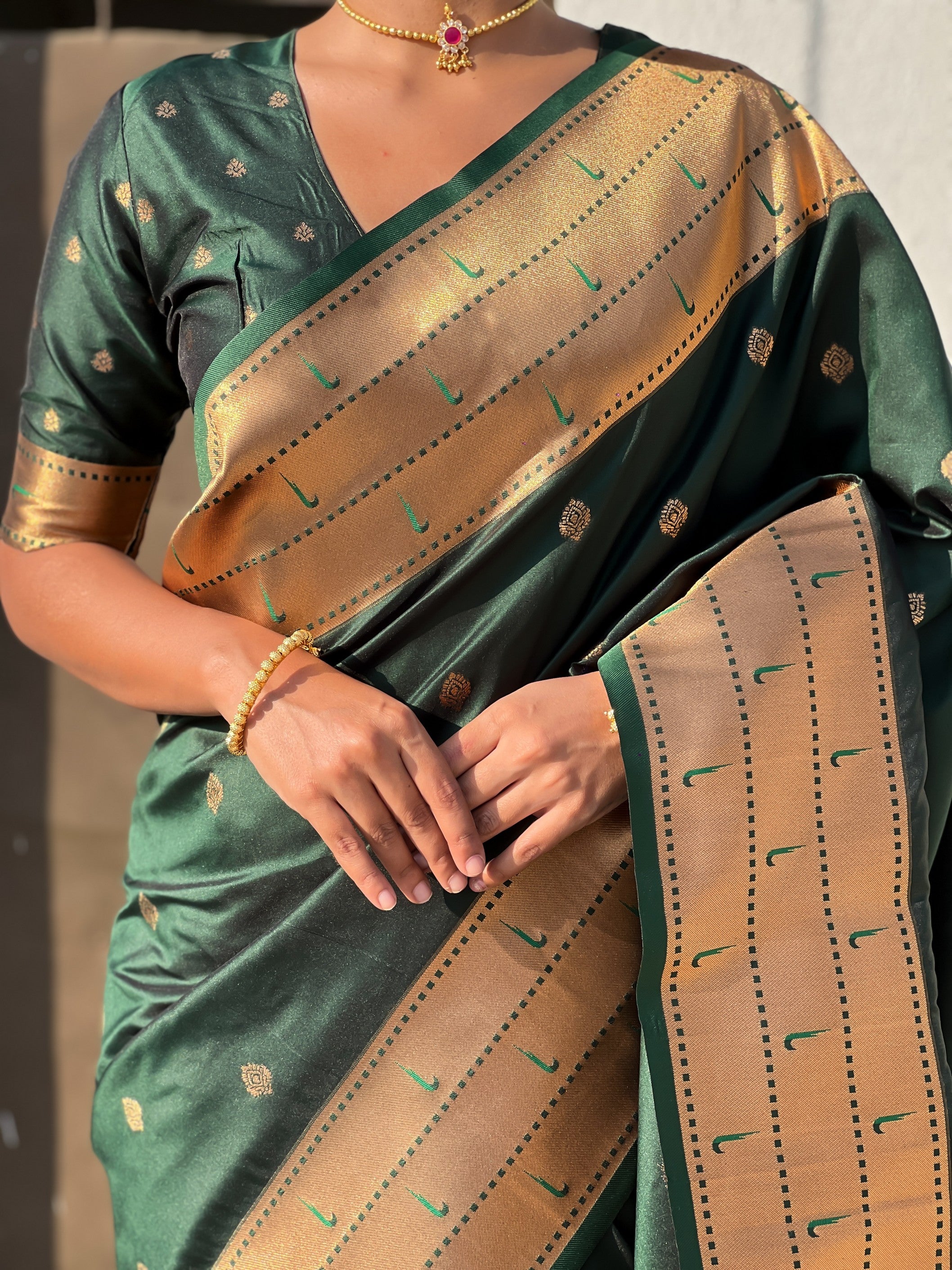 Bottel Green Soft Silk Weaving Figure Pallu Designer Ceremonial Saree