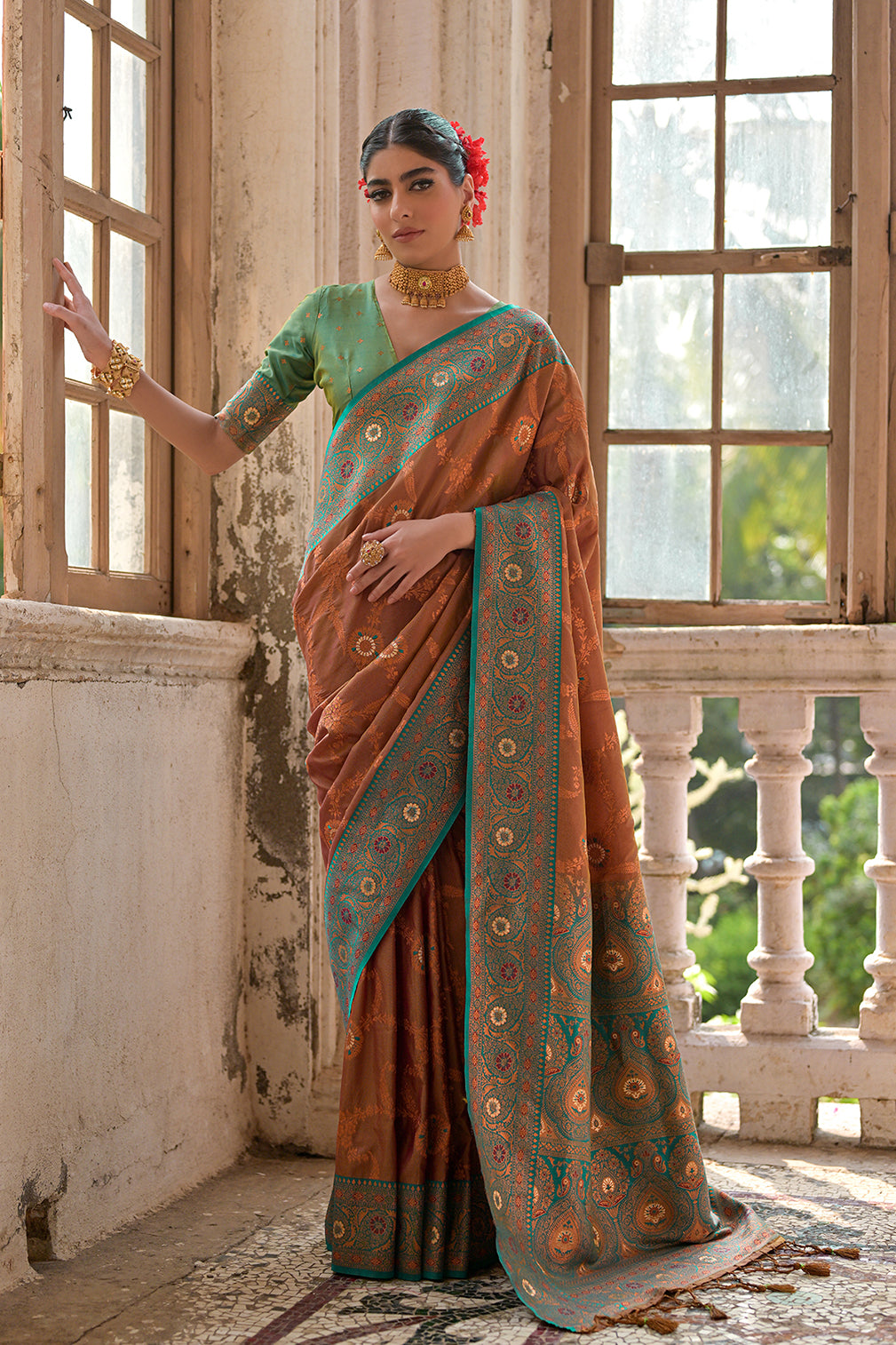 Coffee Banarasi Silk Saree with Floral Jal and Contrast Pallu