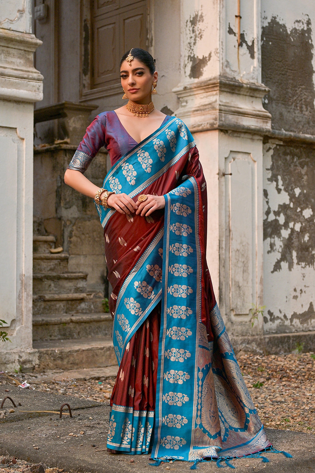 Coffee Kanchi Silk Saree with Leaf Design and Contrast Pallu