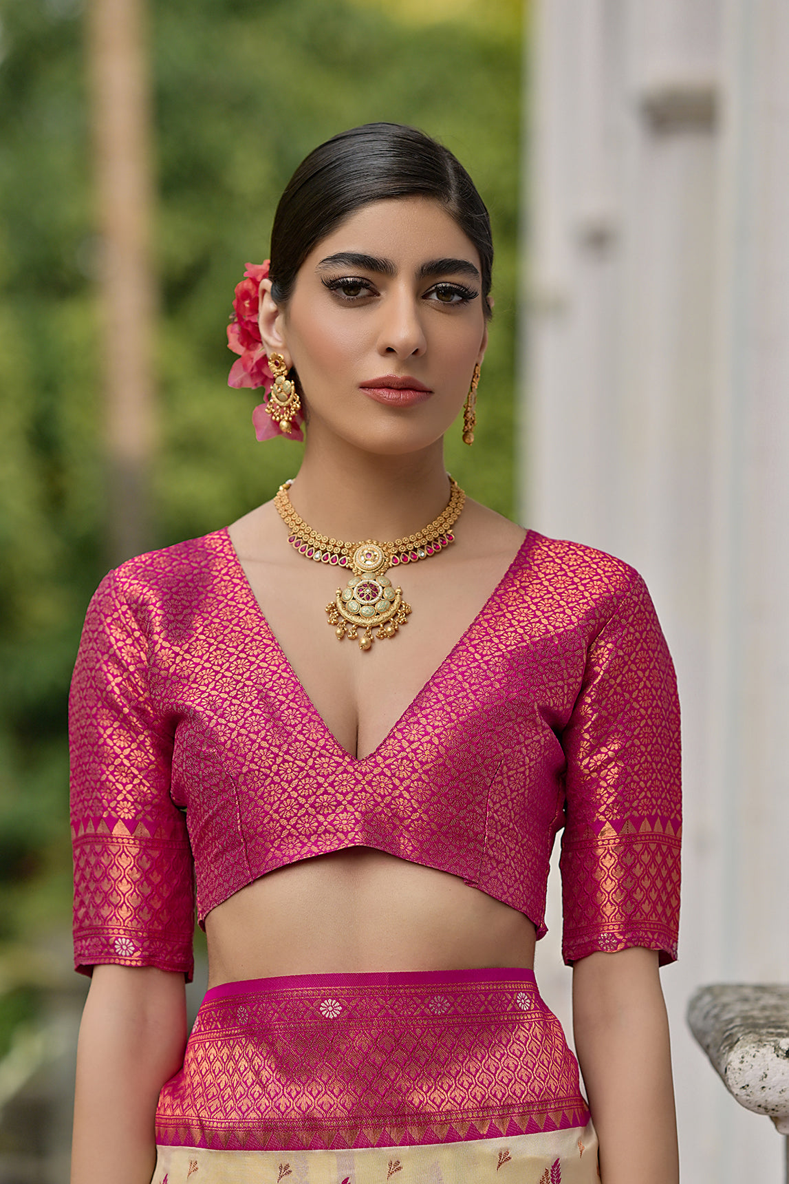 Cream Banarasi Silk Saree with Leaf Design and Contrast Pallu