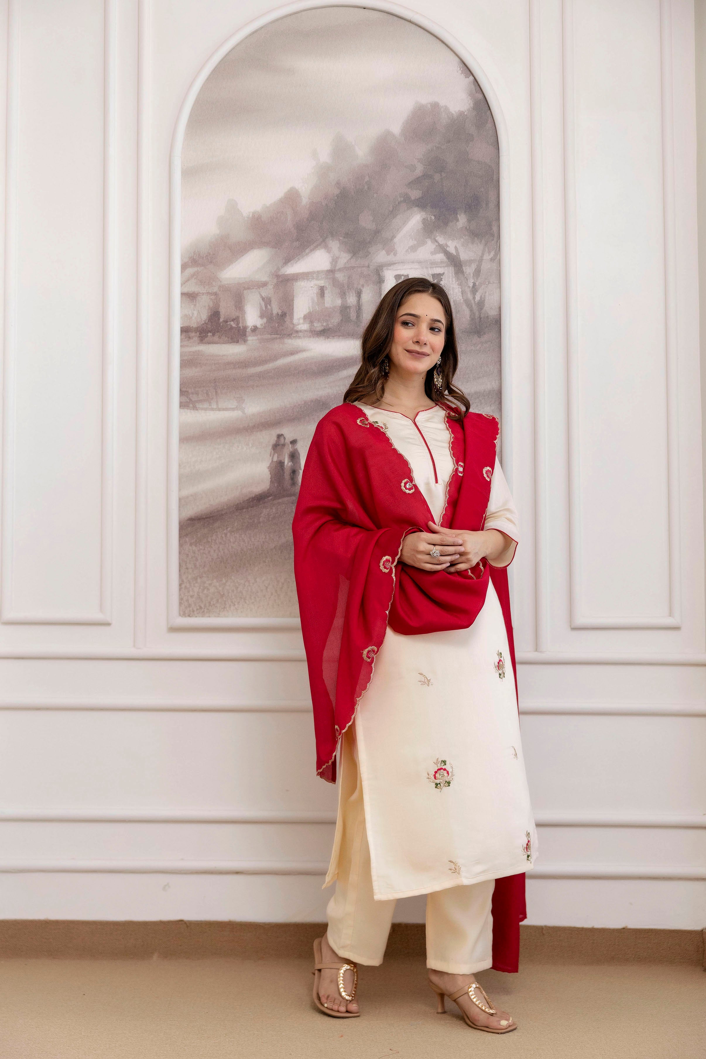 Cream Chanderi Kurta Pant Set With Heavy Thread Embroidery Work