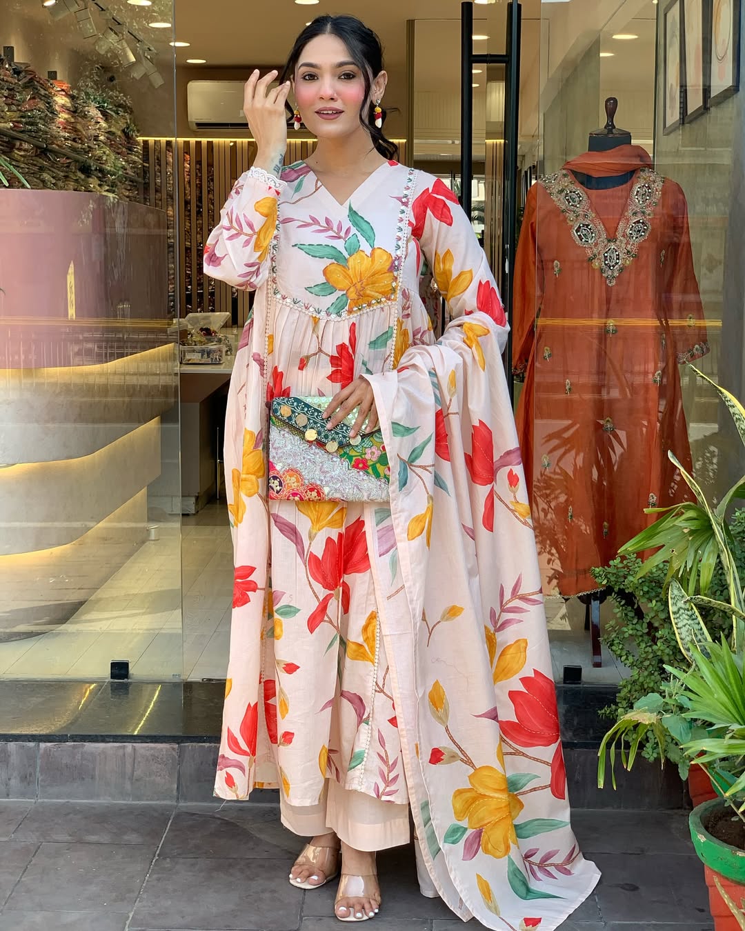 Cream Cotton Kurta Pant Set With Print With Thread Embroidery Work