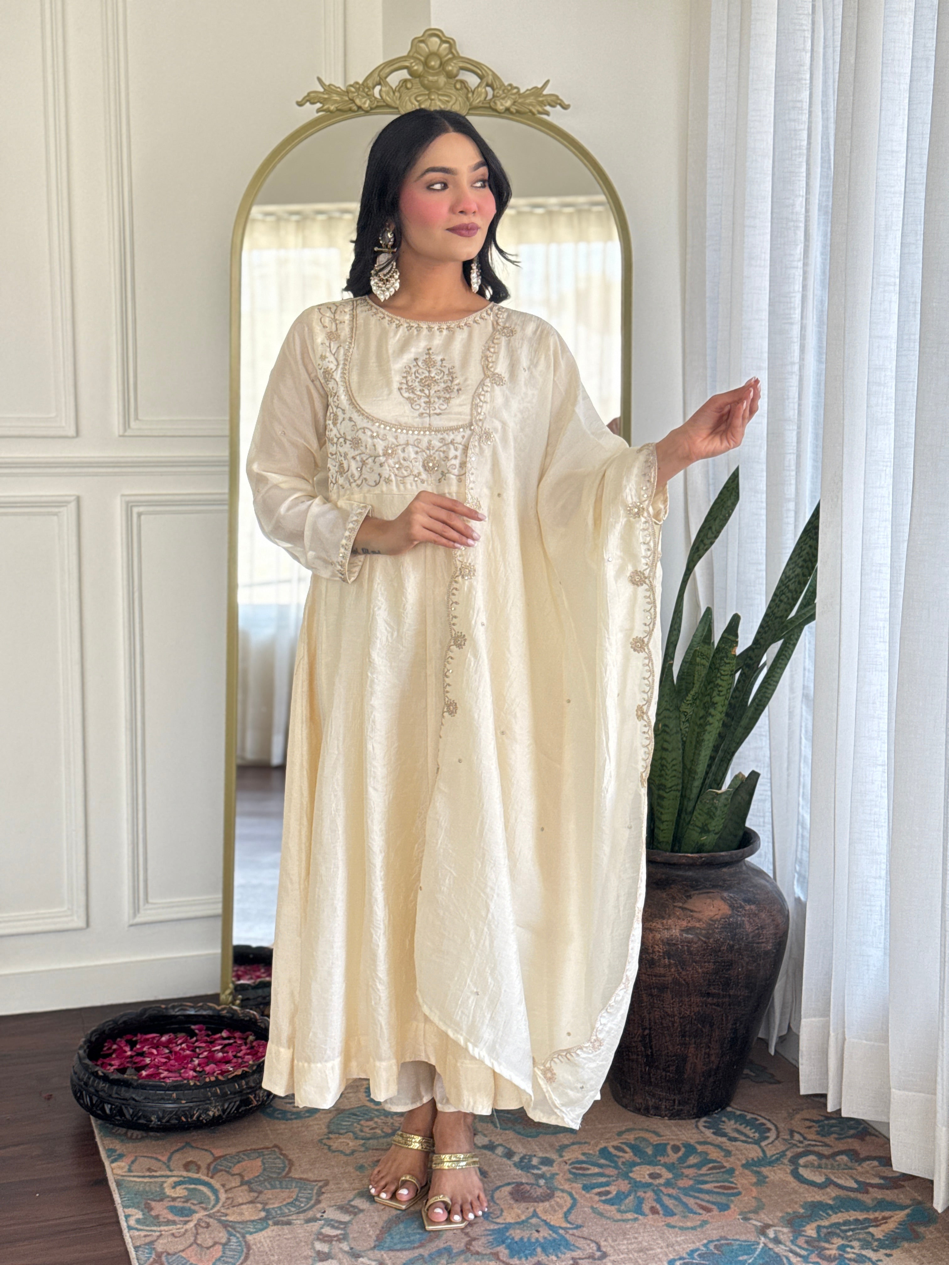 Cream Kurta Pant Set With Heavy Thread Embroidery Sequins Work
