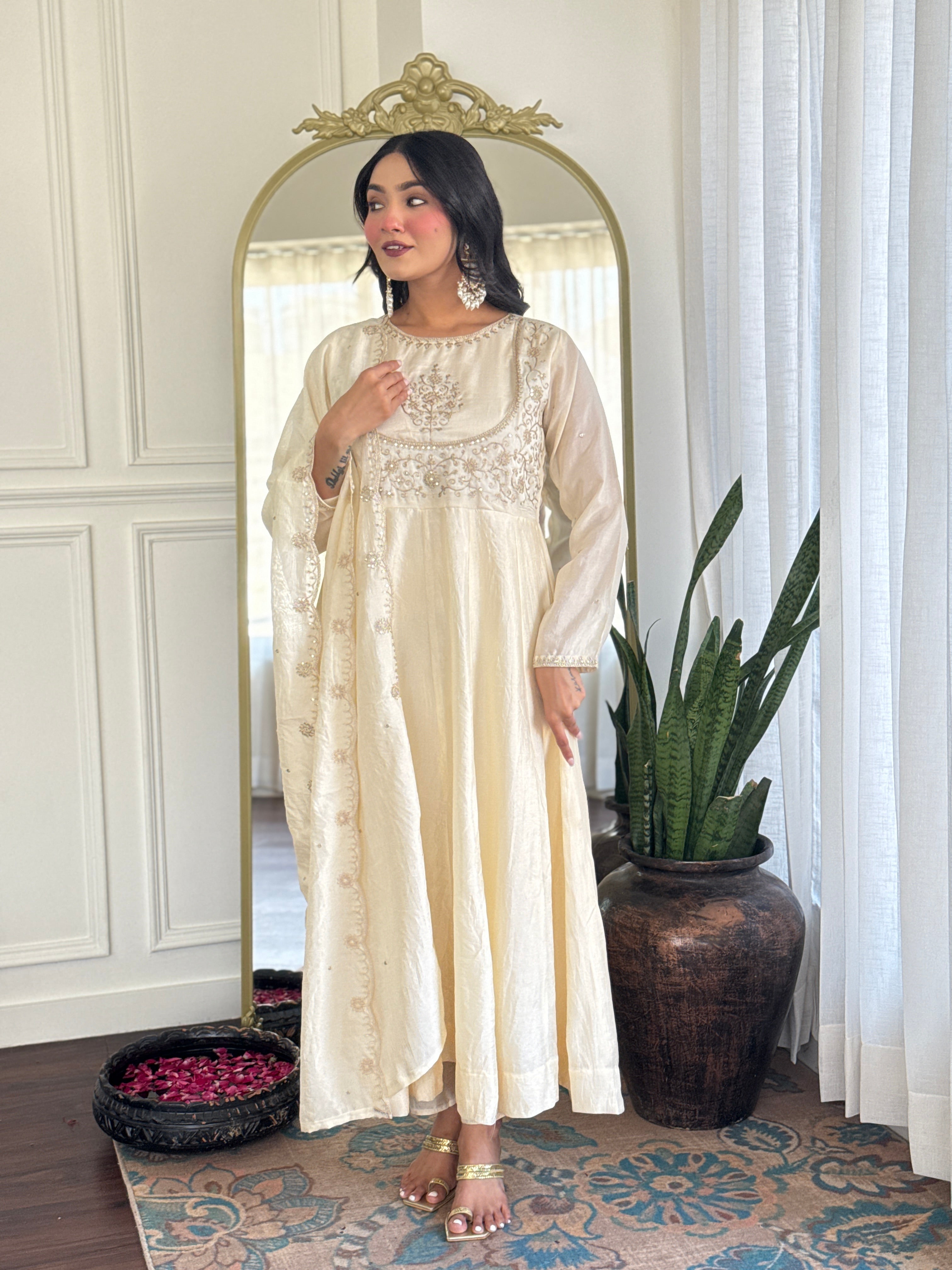 Cream Kurta Pant Set With Heavy Thread Embroidery Sequins Work