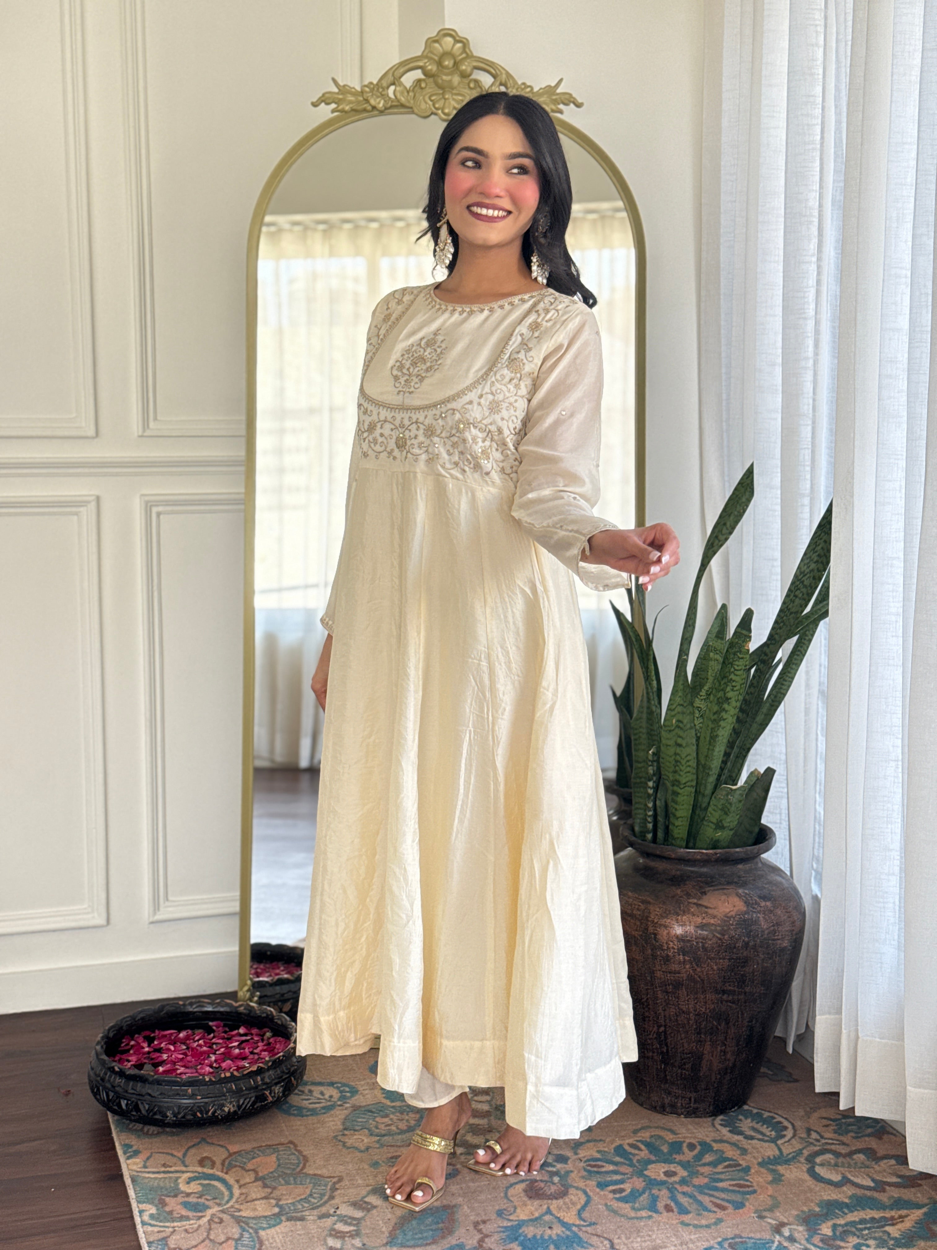 Cream Kurta Pant Set With Heavy Thread Embroidery Sequins Work