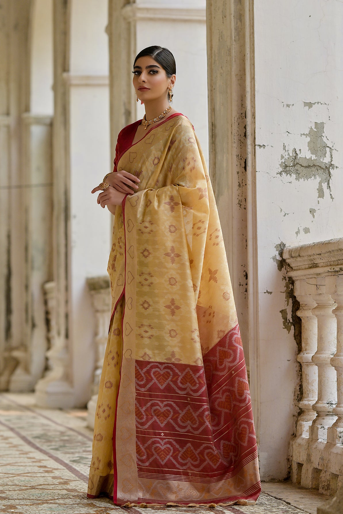 Cream Raw Silk Saree with Ikkat Design and Contrast Pallu