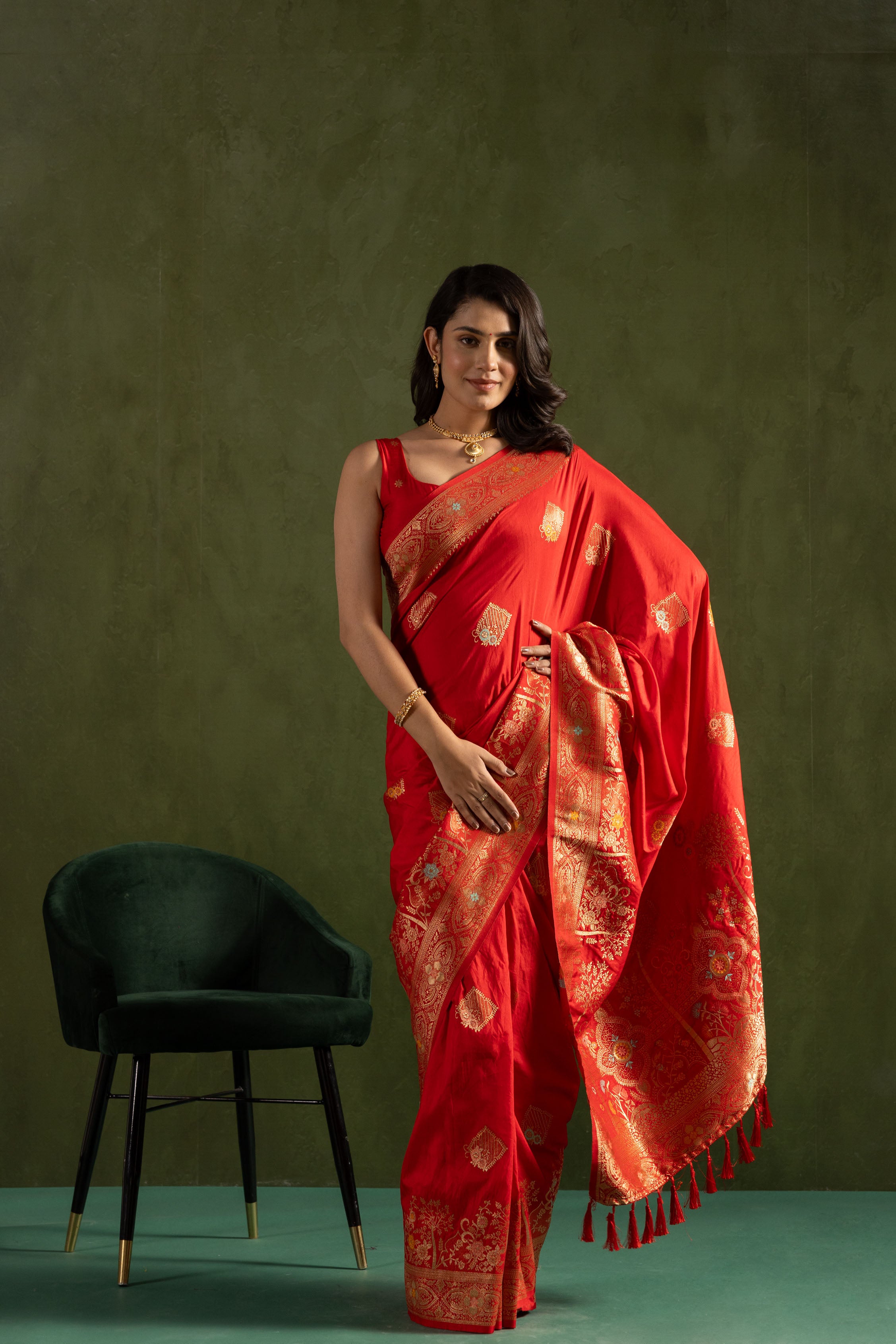 Dolla Silk Woven Jari Designer Ethnic Red Sophisticated Partywear Saree