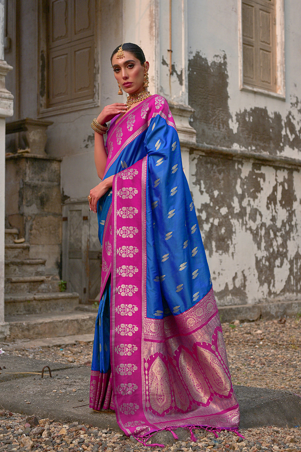Firozi Kanchi Silk Saree with Leaf Design and Contrast Pallu