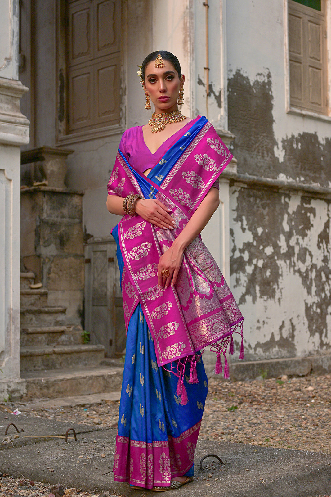 Firozi Kanchi Silk Saree with Leaf Design and Contrast Pallu