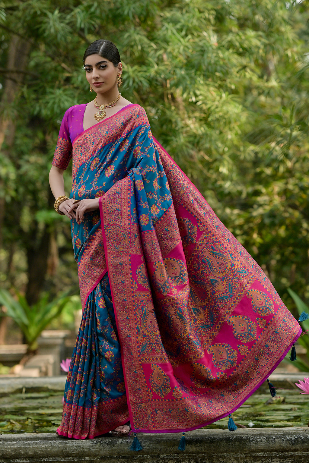 Firozi Pashmina Silk Saree with Floral Jal and Thread Pallu