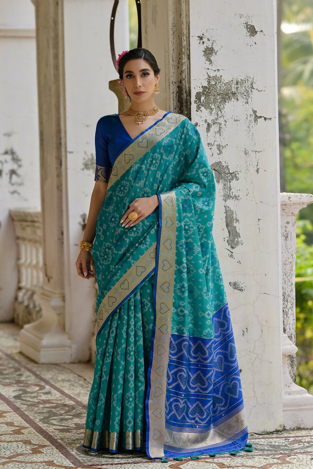 Firozi Raw Silk Saree with Ikkat Design and Contrast Pallu