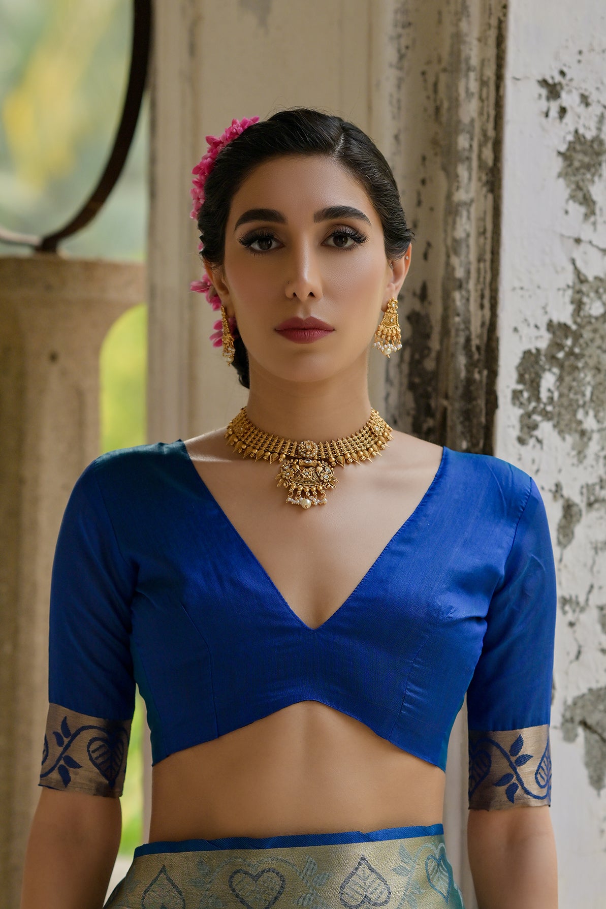 Firozi Raw Silk Saree with Ikkat Design and Contrast Pallu