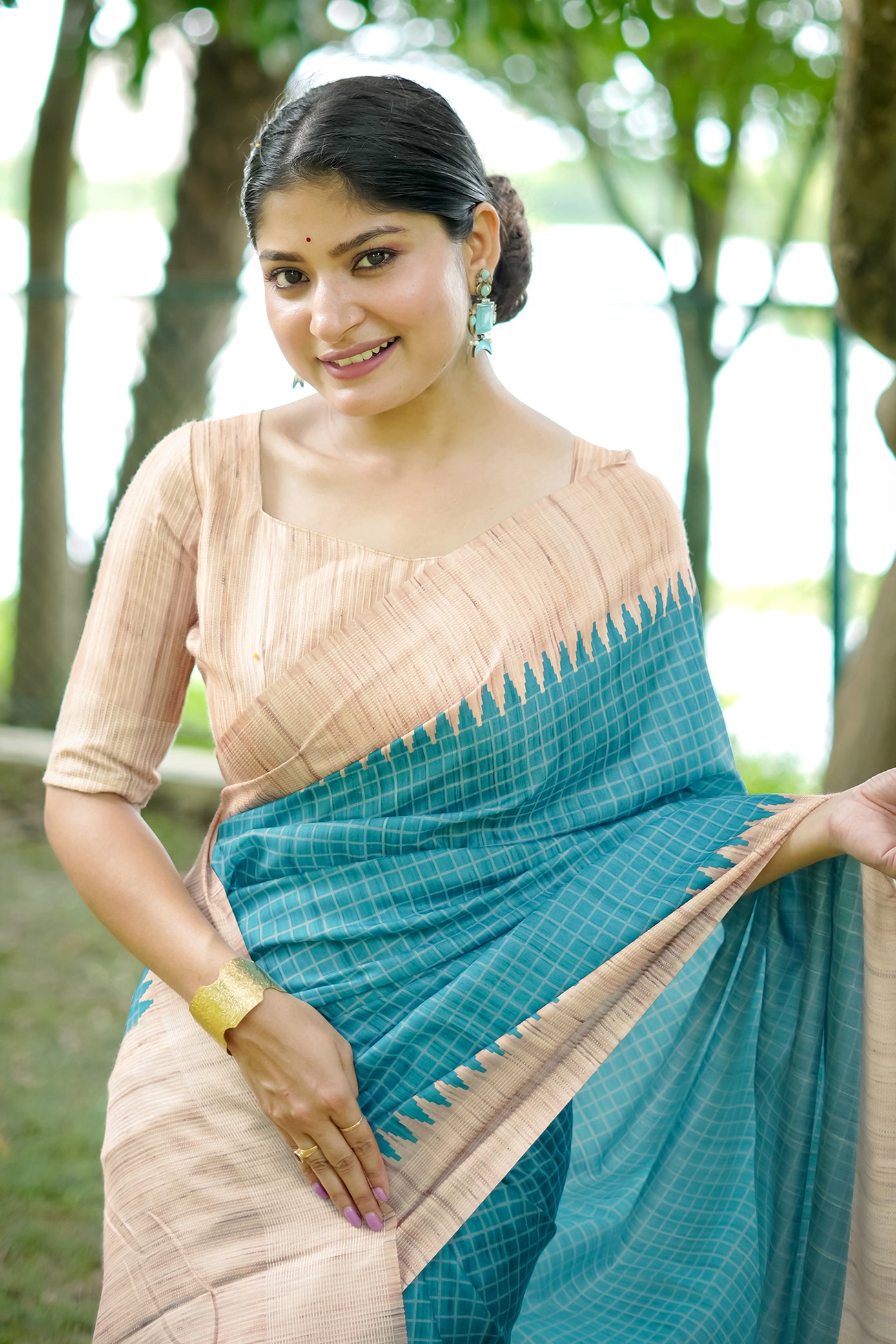 Firozi Tussar Silk Saree with Checks and Contrast Pallu