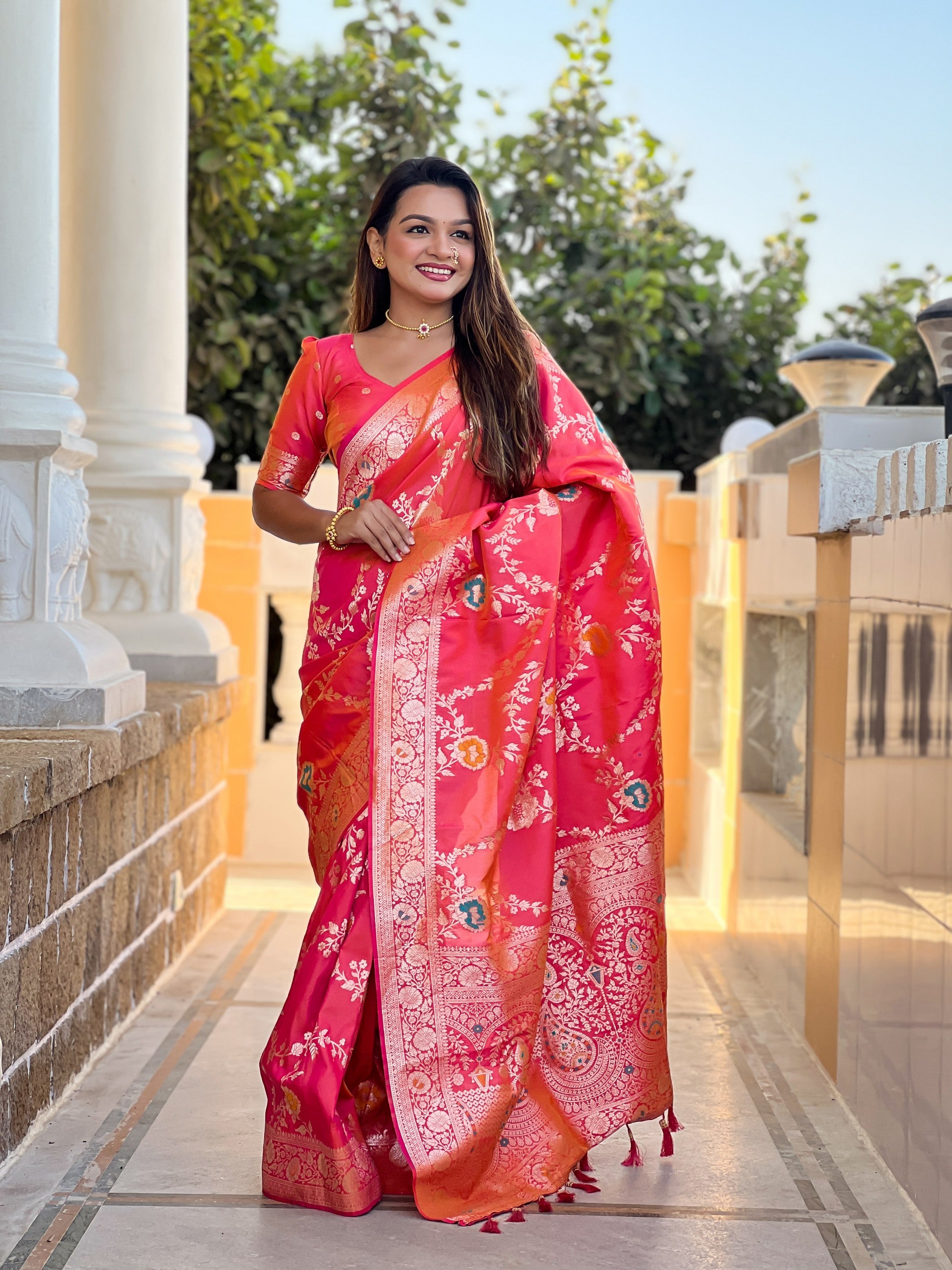 Gajri Banarasi Silk Saree With Traditional Woven Meenakari Designer Traditional Looks
