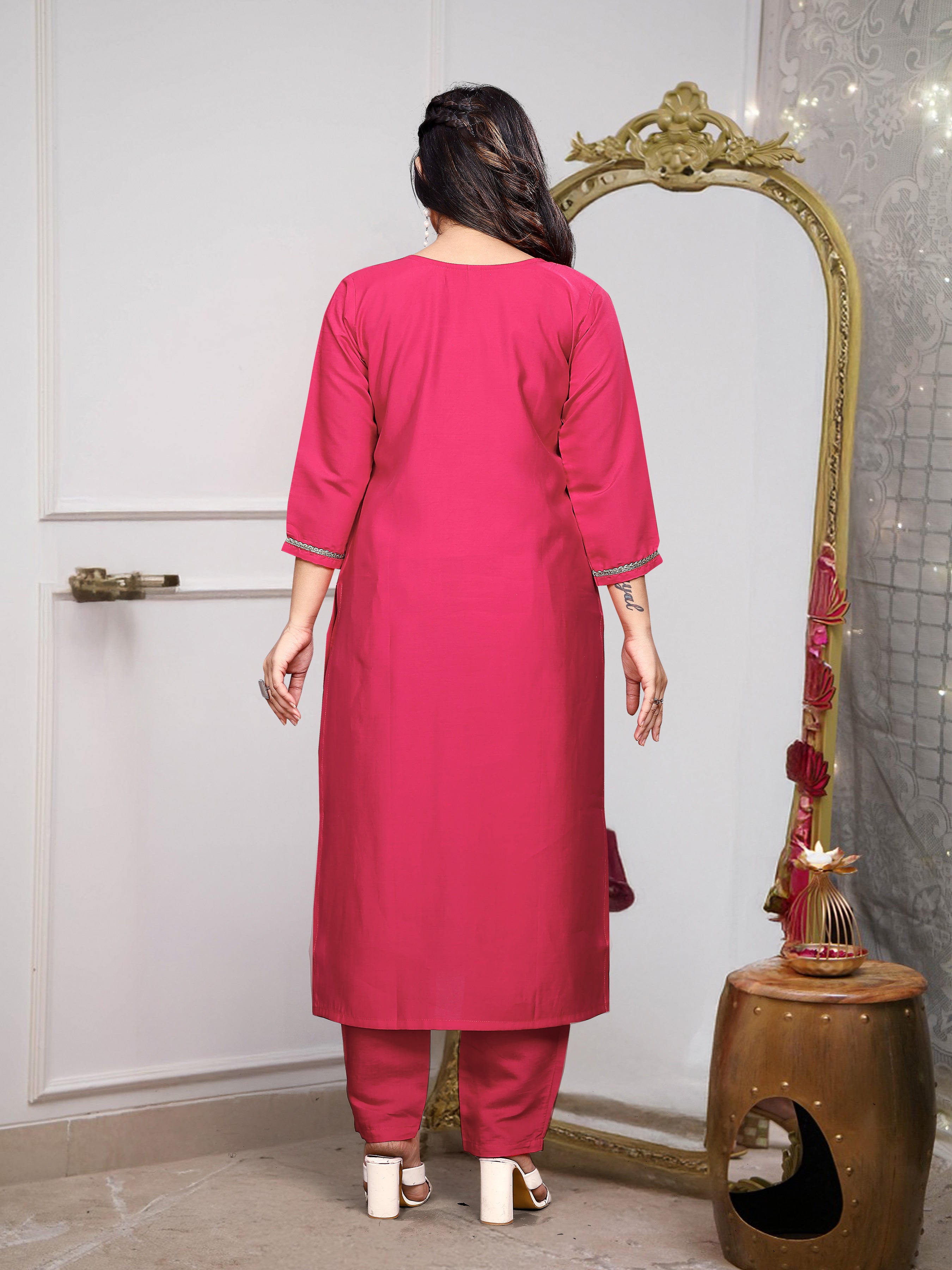 Gajri Kurta Pant Set with Heavy Thread Embroidery Work With Jacquard Woven Dupatta