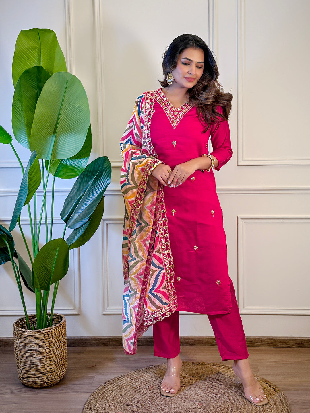 Gajri Viscose Elegant Kurta Pant Set With Embroidery Work
