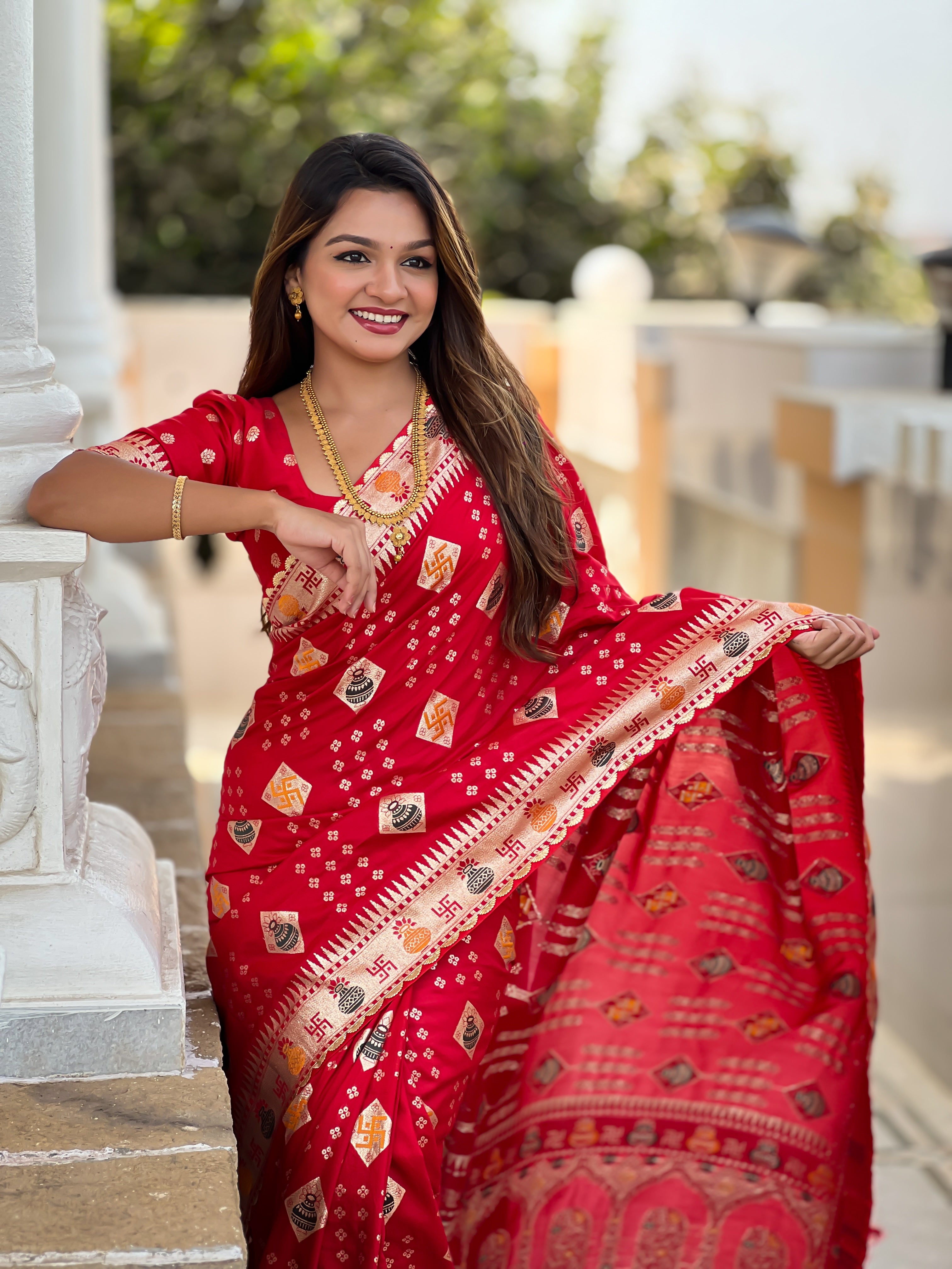 Graceful Woven Meenakari Designer Red Dola Silk Saree