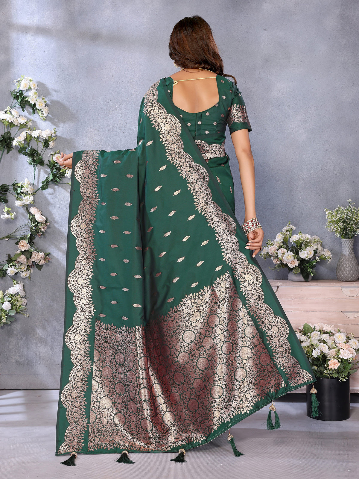 Green Banarasi Silk Jacquard Weaving Designer Partywear Traditional Saree