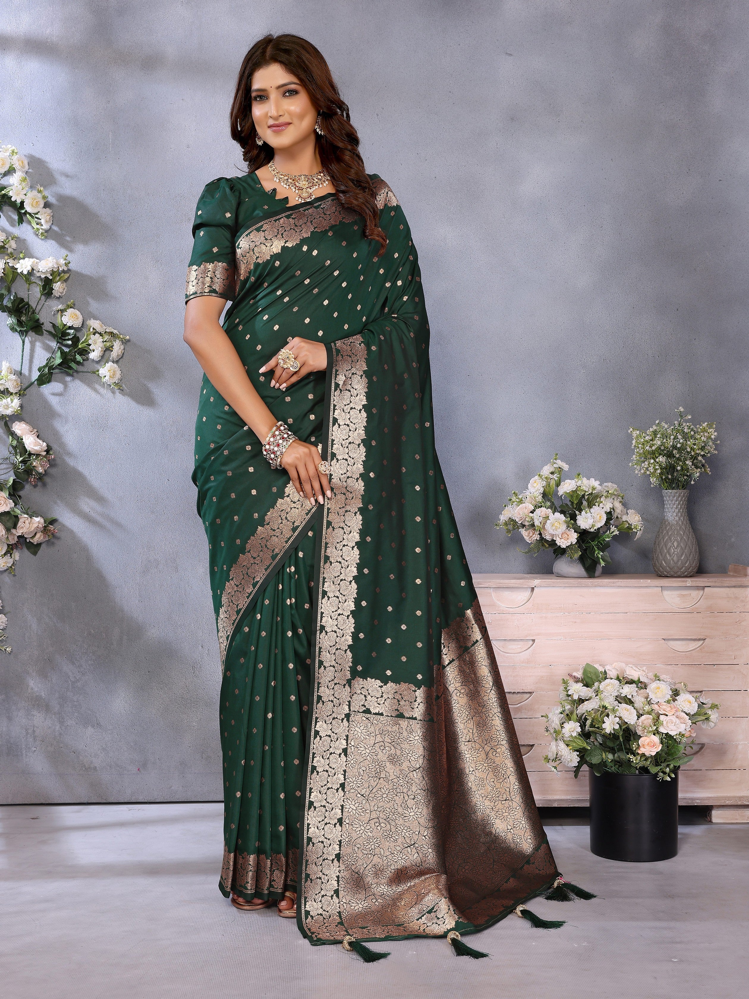 Green Banarasi Silk Jacquard Weving Designer Trendy Partywear Saree