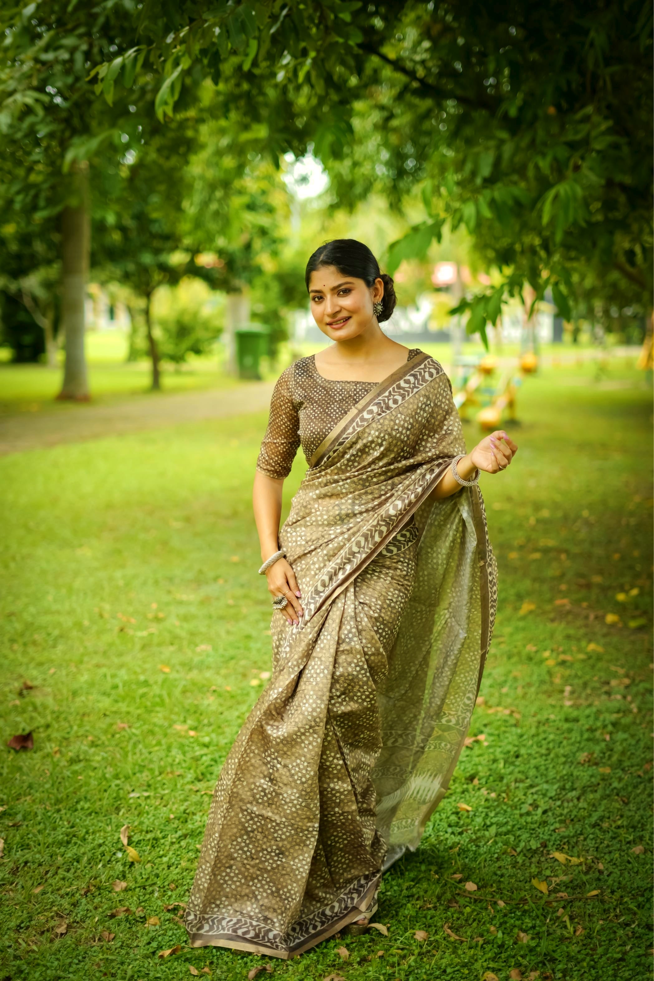 Green Beautiful Cotton Fabric Saree With Designer Digital Printed