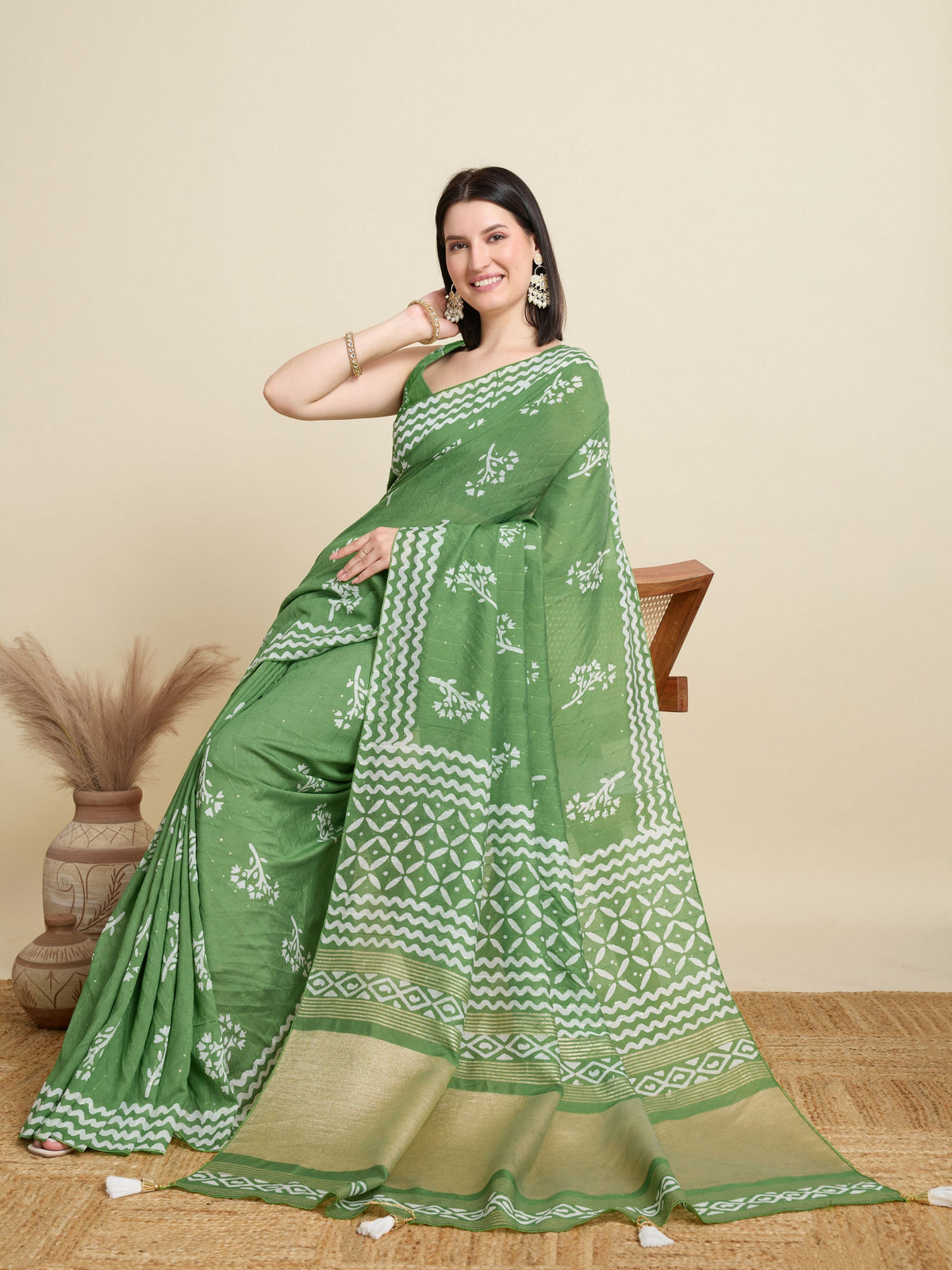 Green Blended Cotton Ethnic Festive Saree