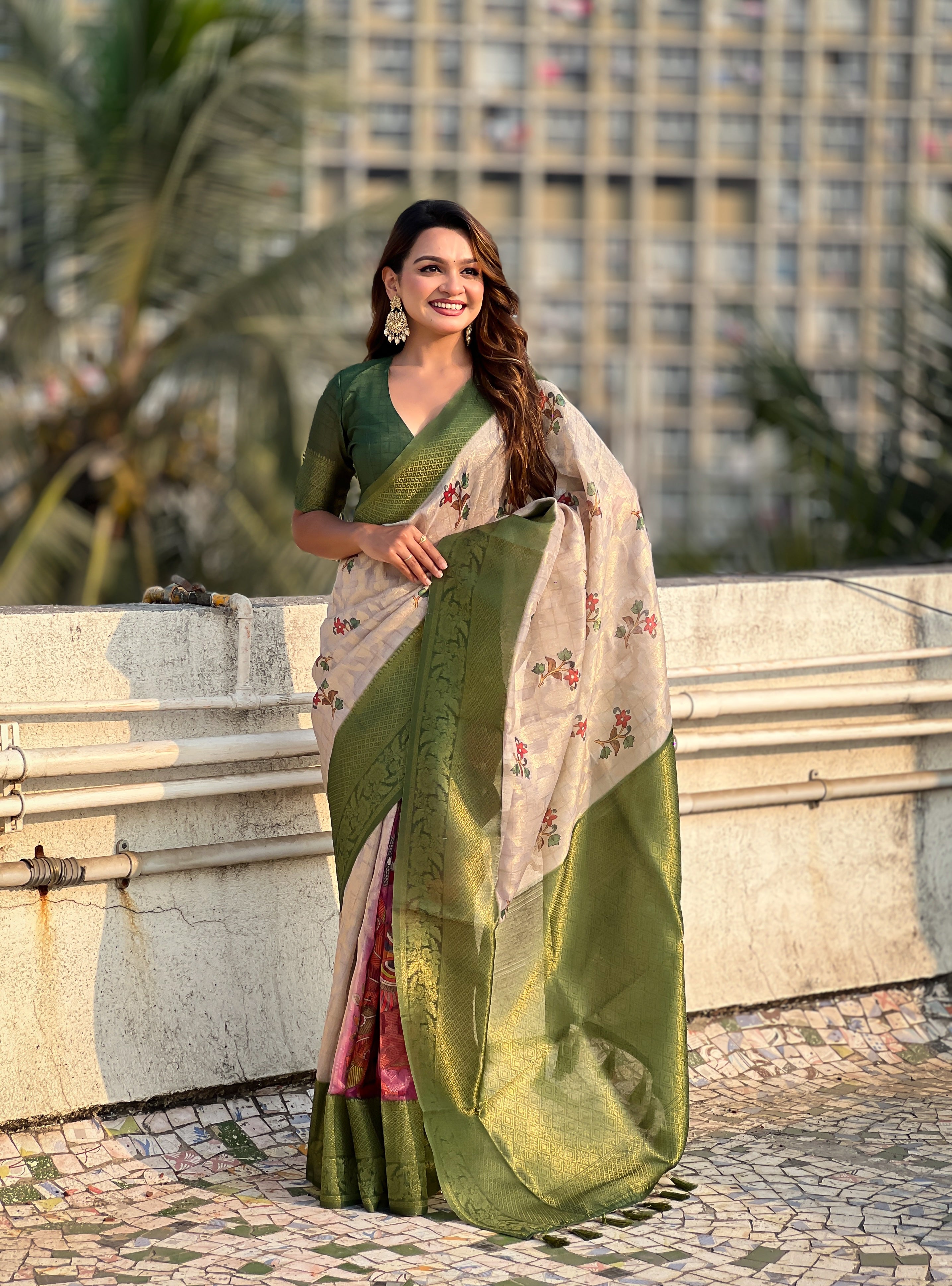 Green Cotton Linen Woven Designer Saree With Printed Work