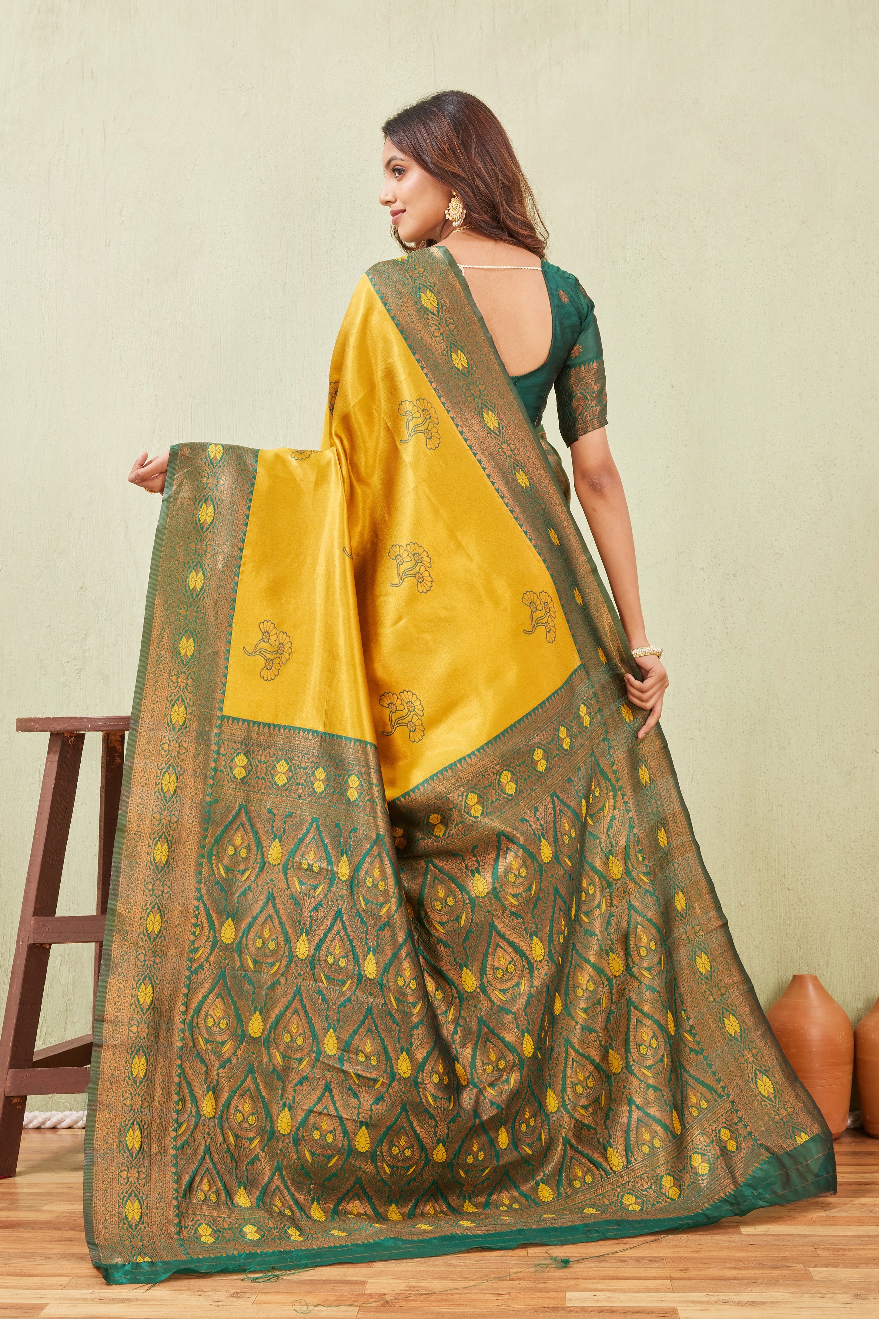 Green Gold Banarasi Silk Saree with Rich Pallu & Elegant Jacquard Jari Work