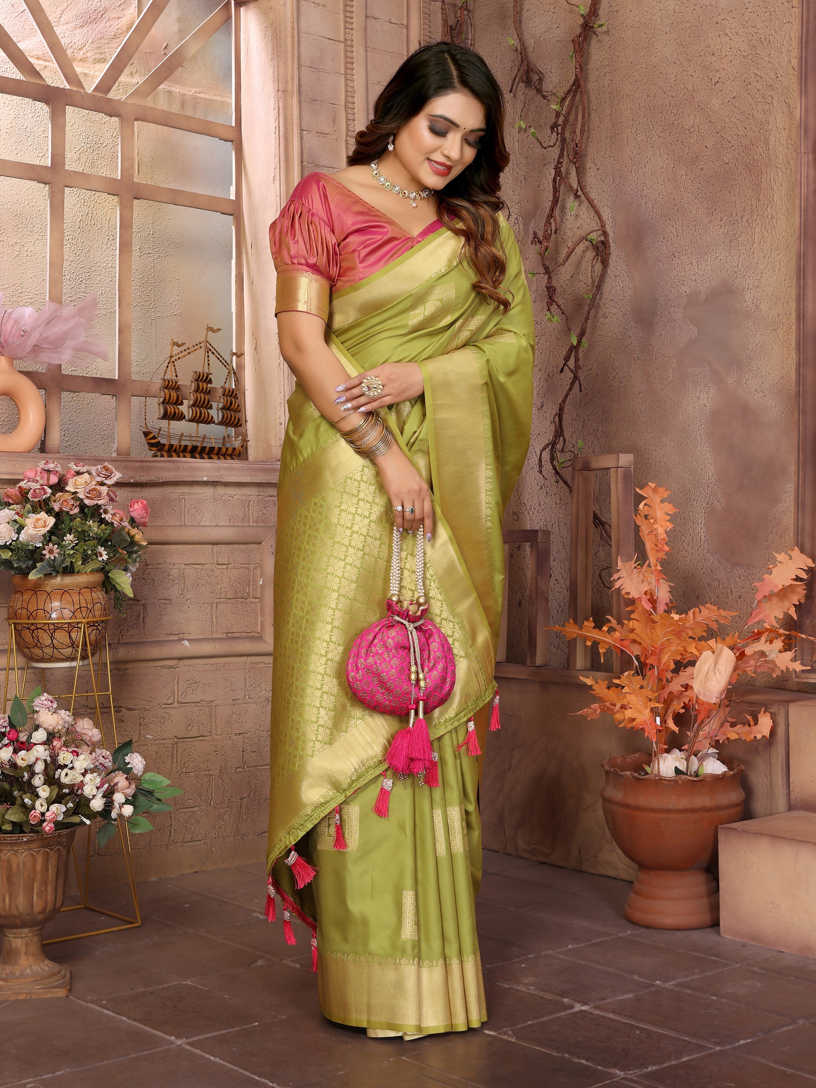 Green Graceful Soft Silk Saree With Woven Zari Work