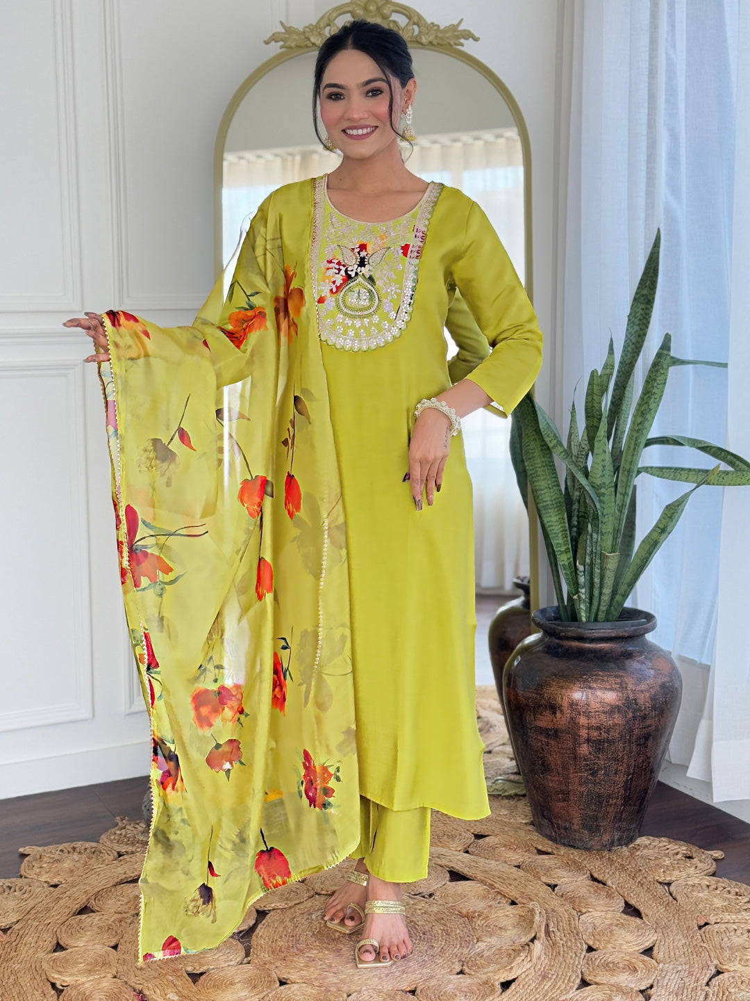 Green Rayon Elegant Kurta Pant Set With Embroidery Work