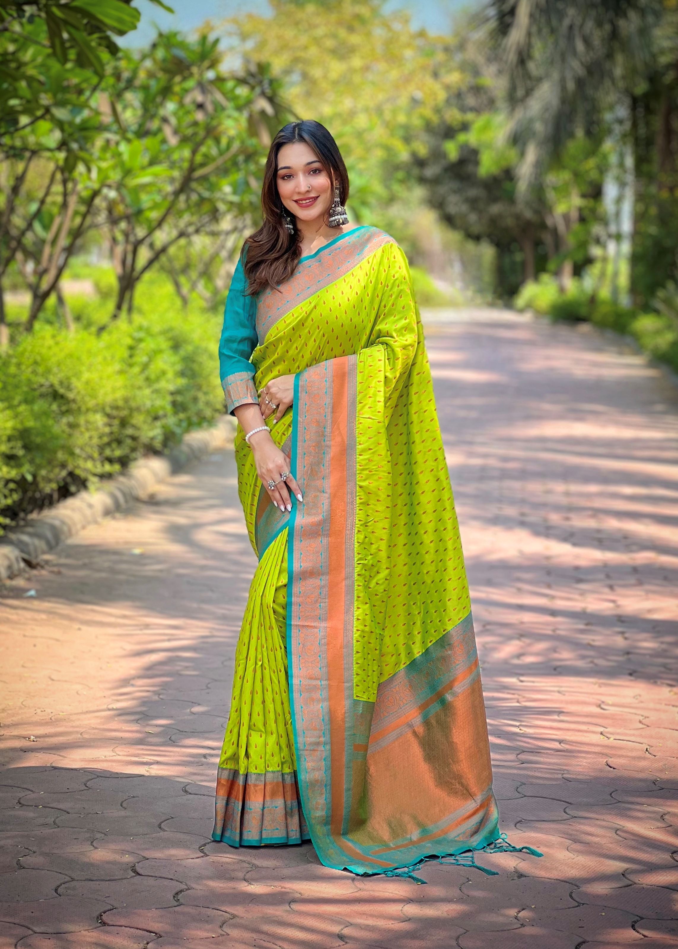 Green Silk Blend Saree With Woven Work