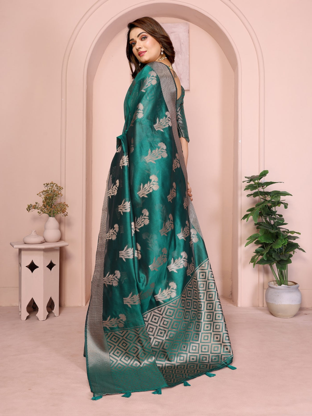Green Soft Organza Silk Saree With Elegant Weaving