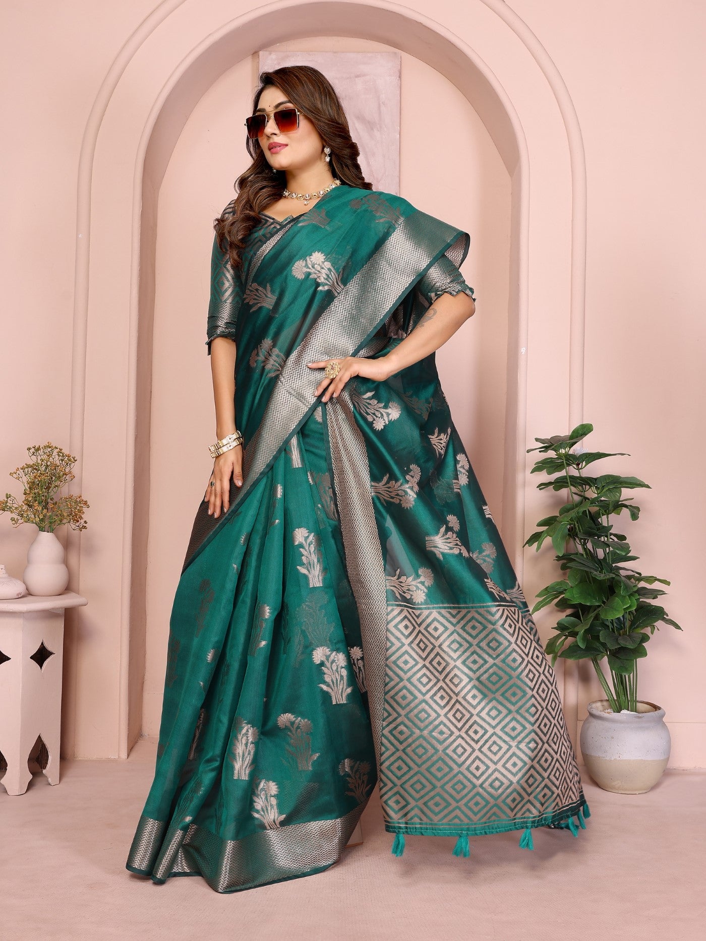 Green Soft Organza Silk Saree With Elegant Weaving