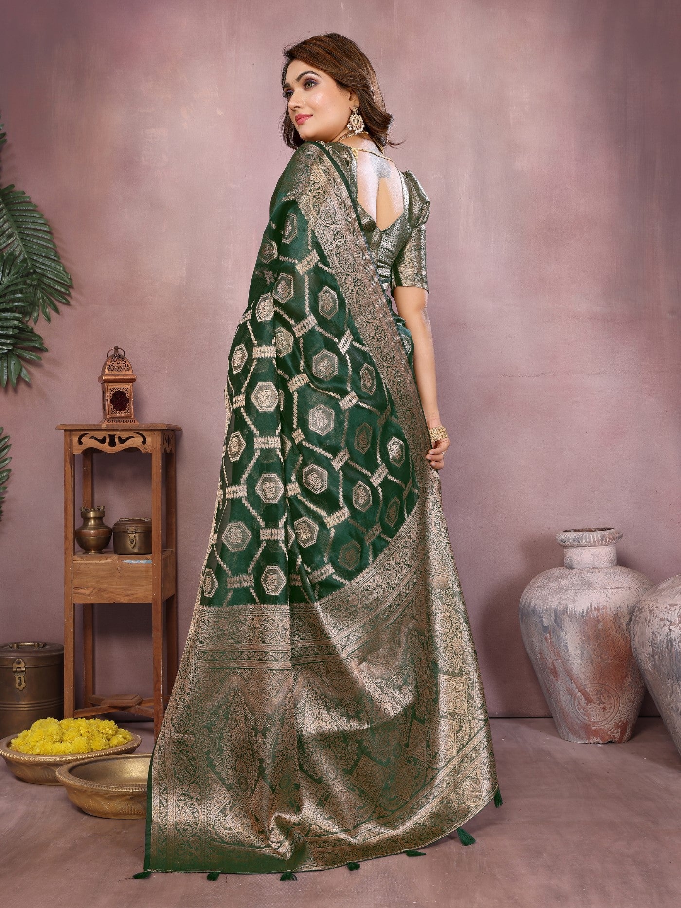 Green Soft Organza Silk Saree With Elegant Weaving