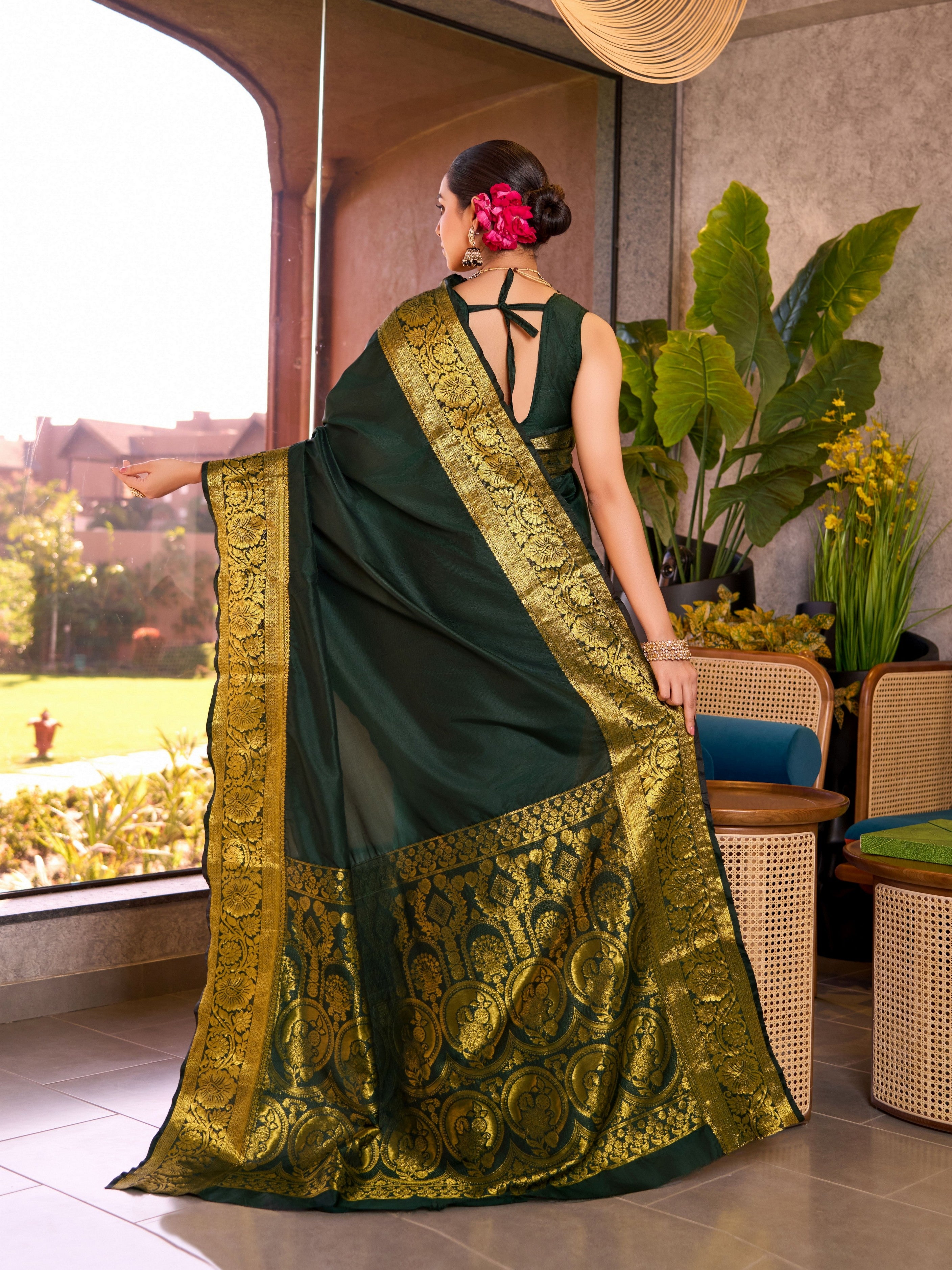 Green Soft Silk Woven Jari Designer Heavy Partywear Saree