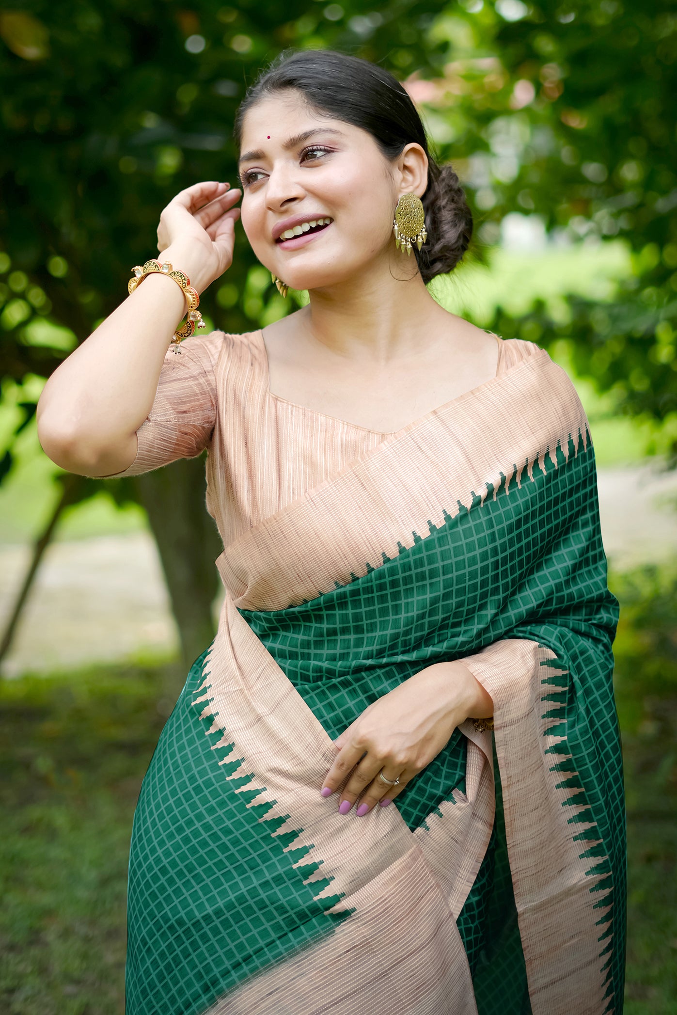 Green Tussar Silk Saree with Checks and Contrast Pallu