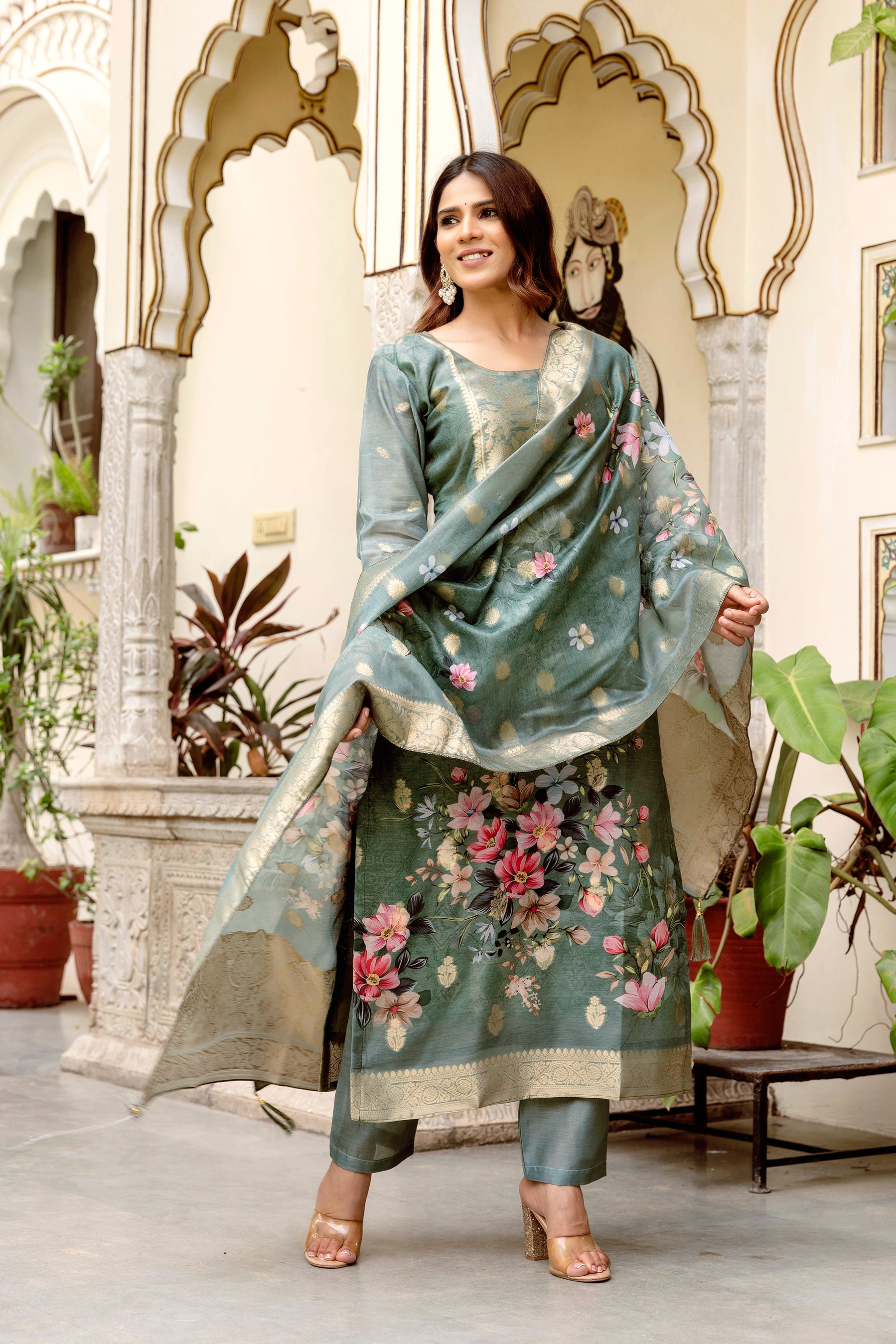 Grey Chanderi Cotton Kurta Pant Set With Jacquard Woven With Digital Print