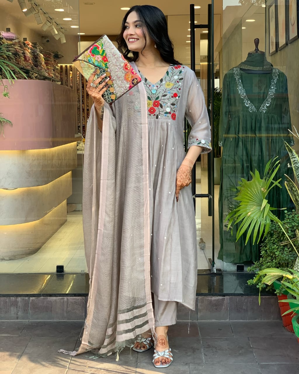 Grey Chinon Viscose Kurta Pant with Heavy Thread Embroidery Work