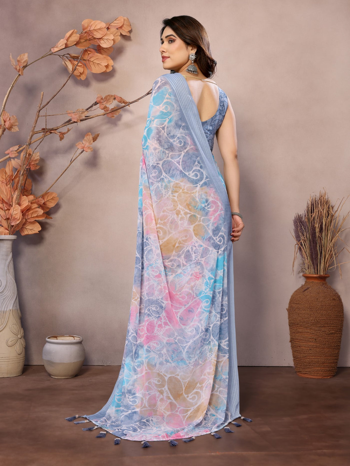 Grey Weightless Patta Saree With Printed