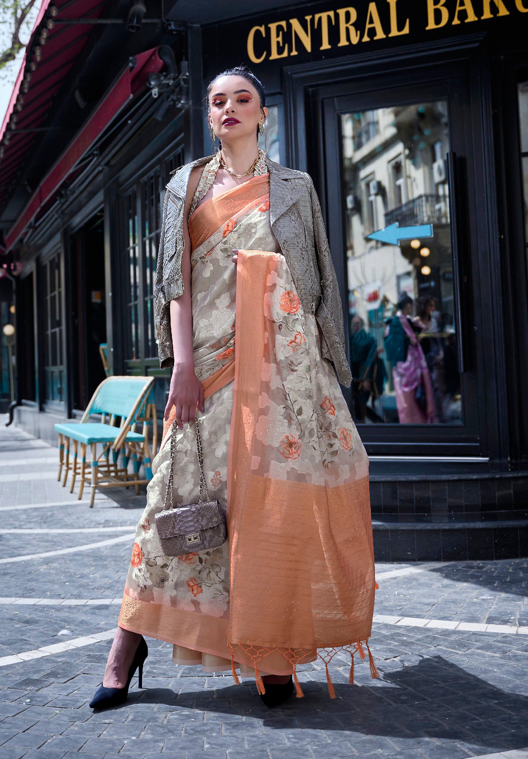 Ivory Poly Brasso Handloom Silk Saree With Printed Poly Brasso Handloom Waving
